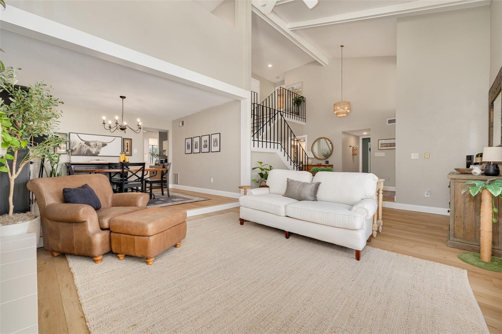 LIVING ROOM - 1496 TREETOP DR, PALM HARBOR