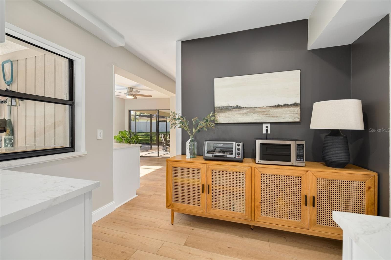 BUTLERS PANTRY - 1496 TREETOP DR, PALM HARBOR