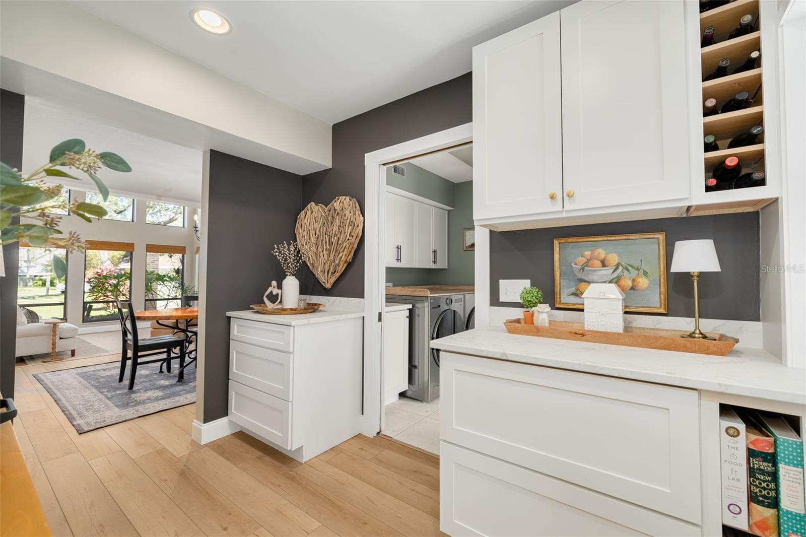 BUTLERS PANTRY - 1496 TREETOP DR, PALM HARBOR