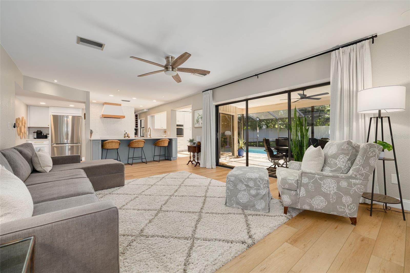 FAMILY ROOM - 1496 TREETOP DR, PALM HARBOR