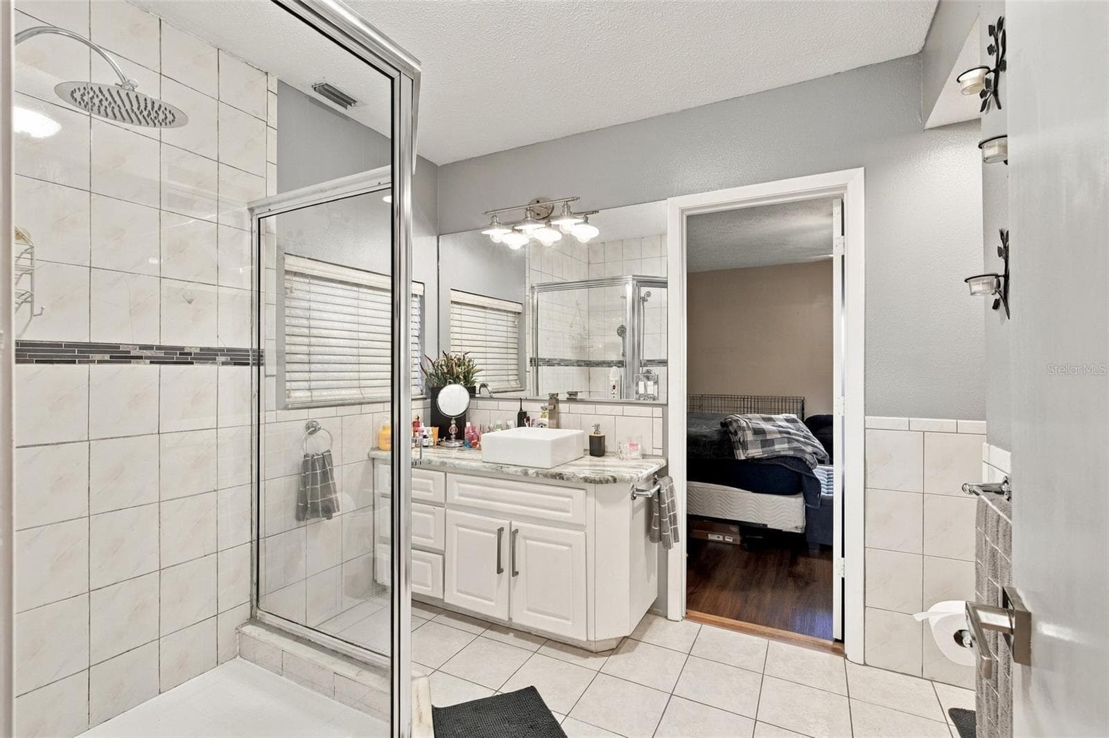 1st Floor Bathroom - 14317 GUAVA ST, HUDSON