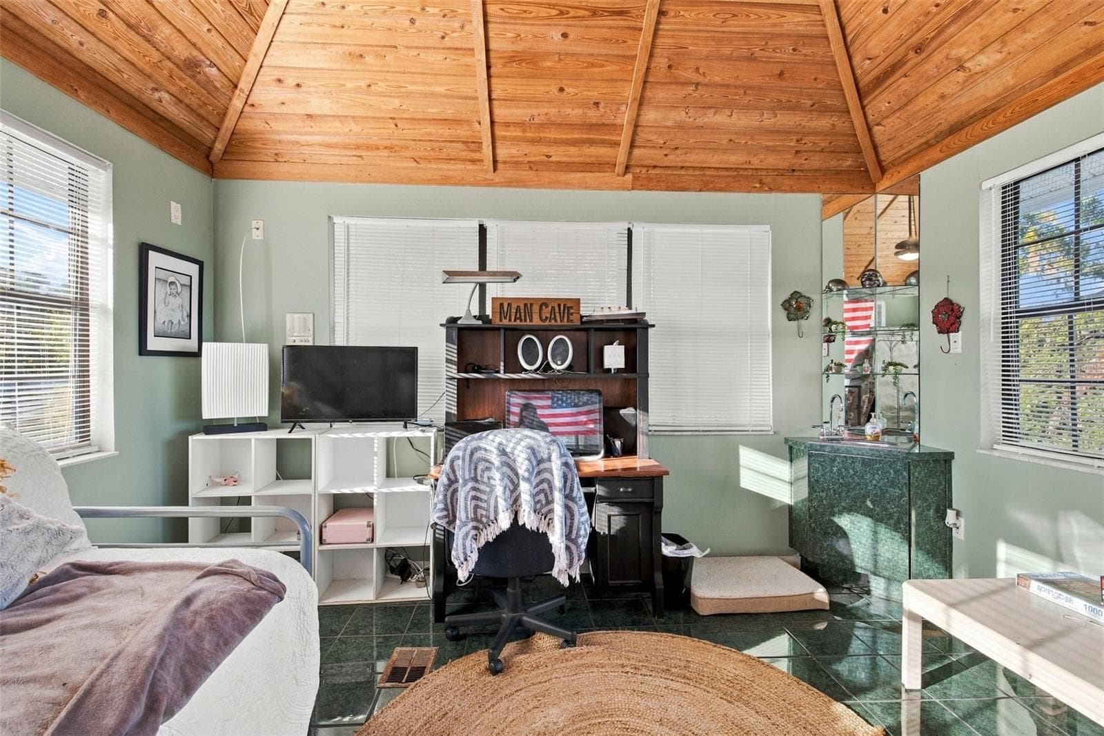 3rd Floor Crows Nest - 14317 GUAVA ST, HUDSON