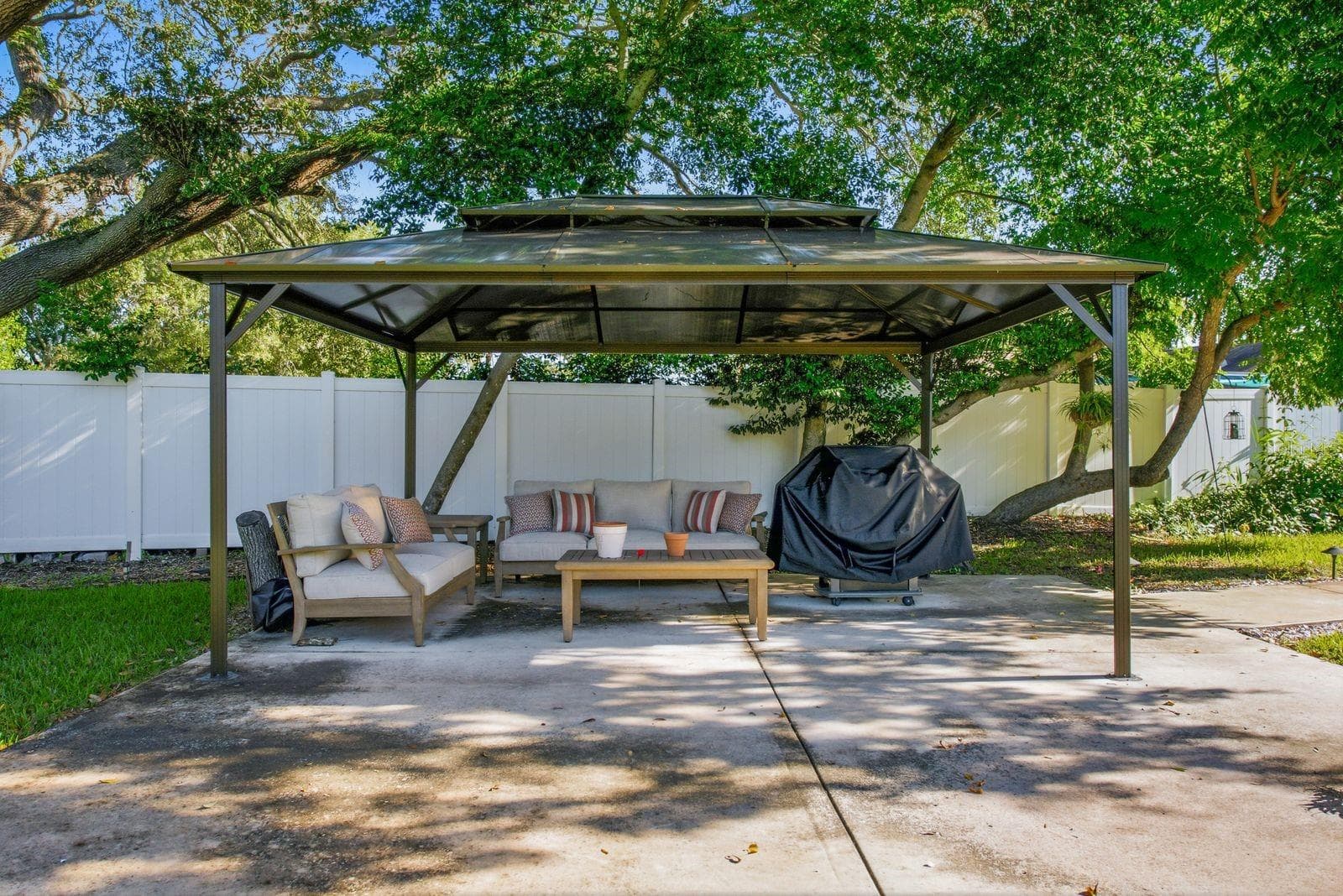 Single Family Residence at 244 DUNBRIDGE DR, PALM HARBOR, photo 31 of 33