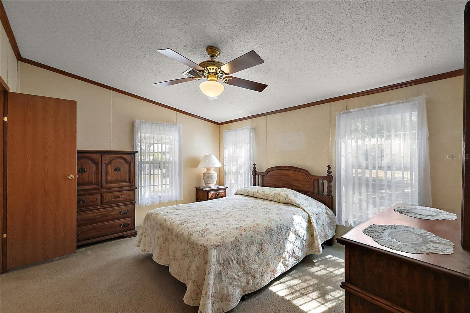 Manufactured Home at 37945 MONTICELLO ST, LEESBURG, photo 15 of 41