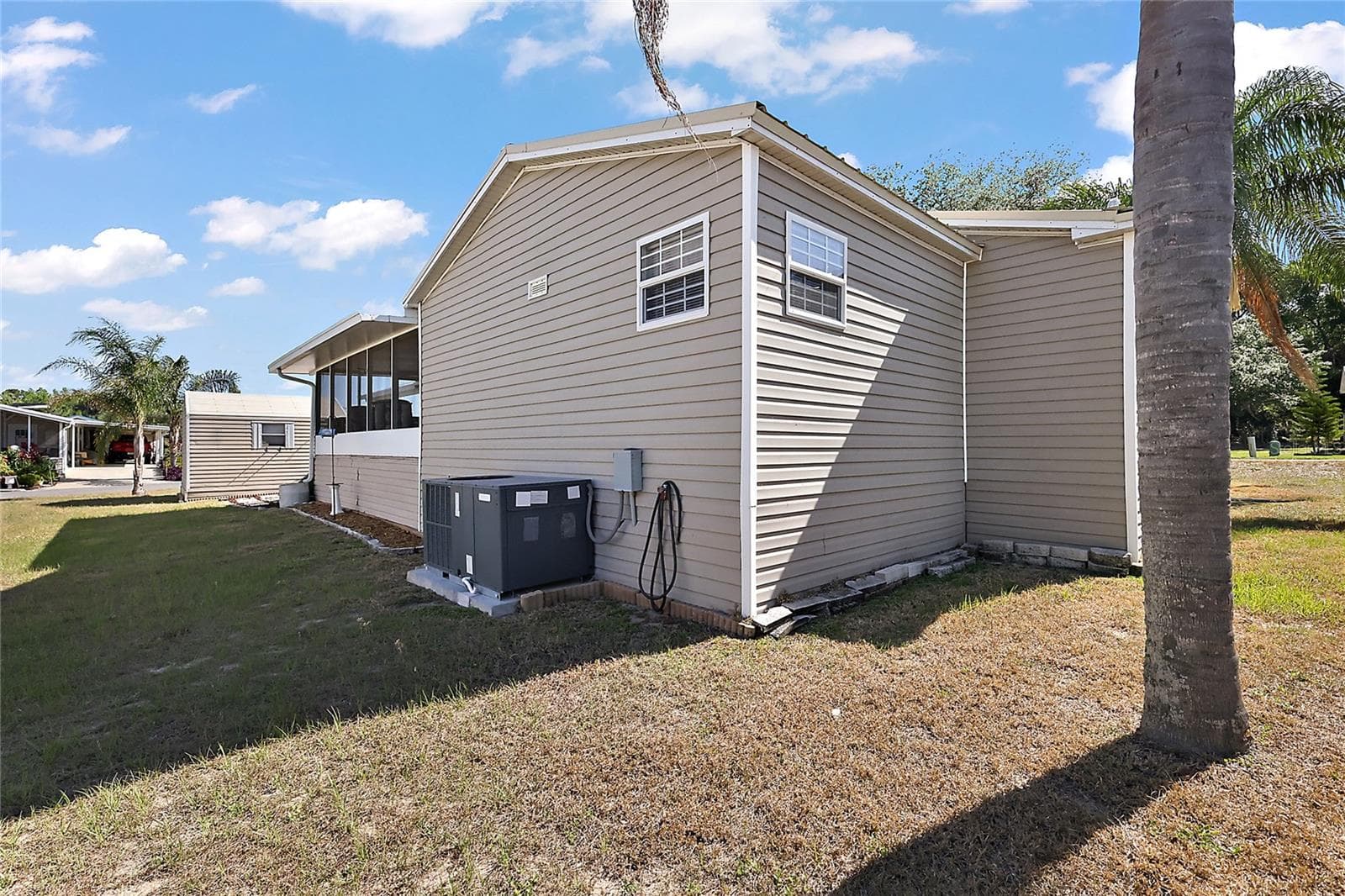Manufactured Home at 37945 MONTICELLO ST, LEESBURG, photo 28 of 41