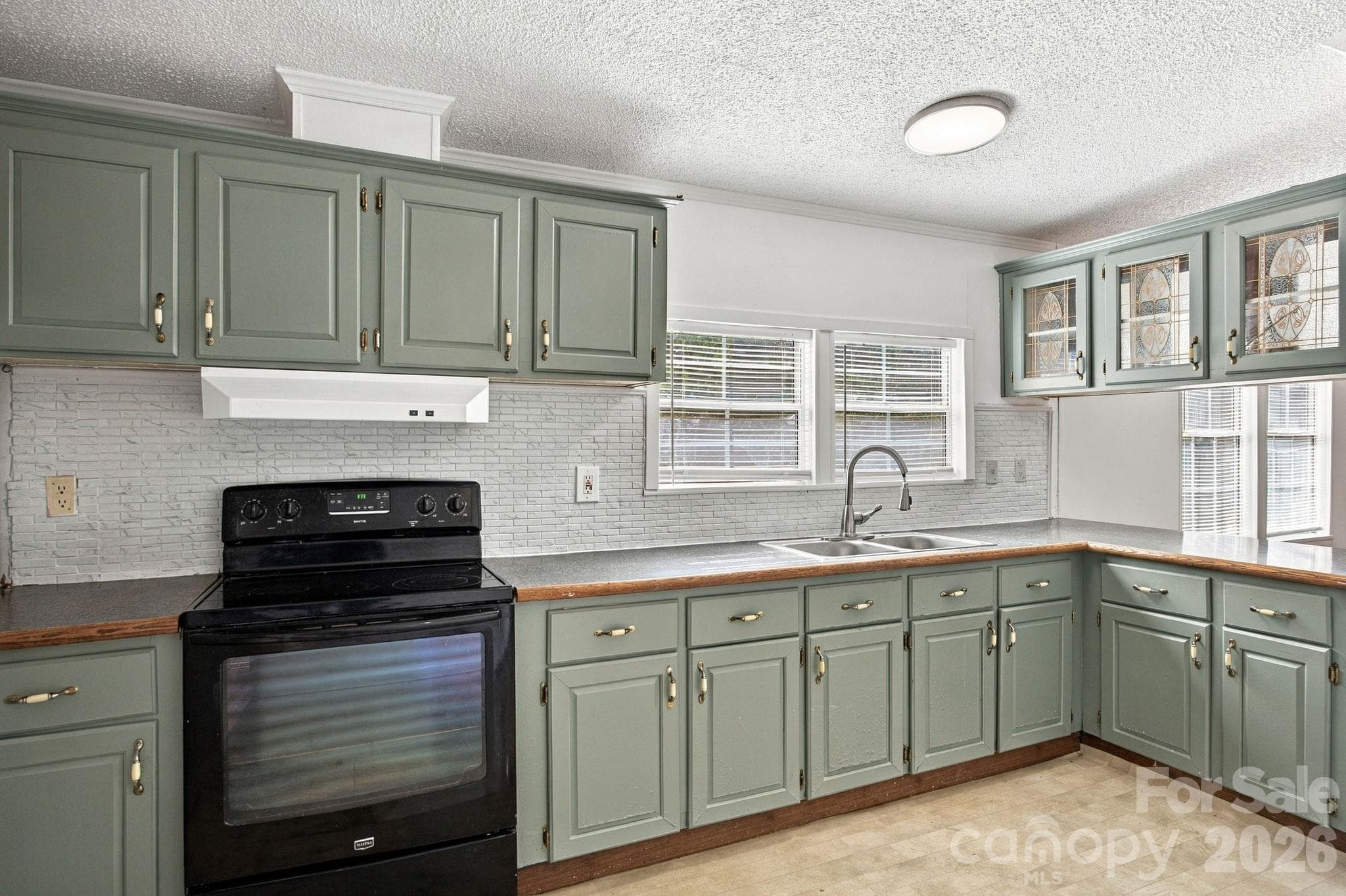 Single Family Residence at 232 Conifer Drive, Statesville, photo 12 of 35
