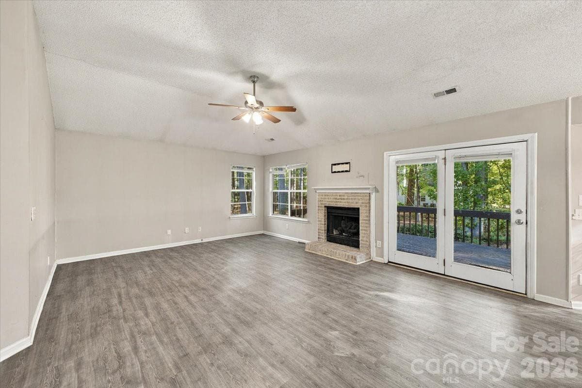 Single Family Residence at 11219 Turmeric Court, Charlotte, photo 10 of 52