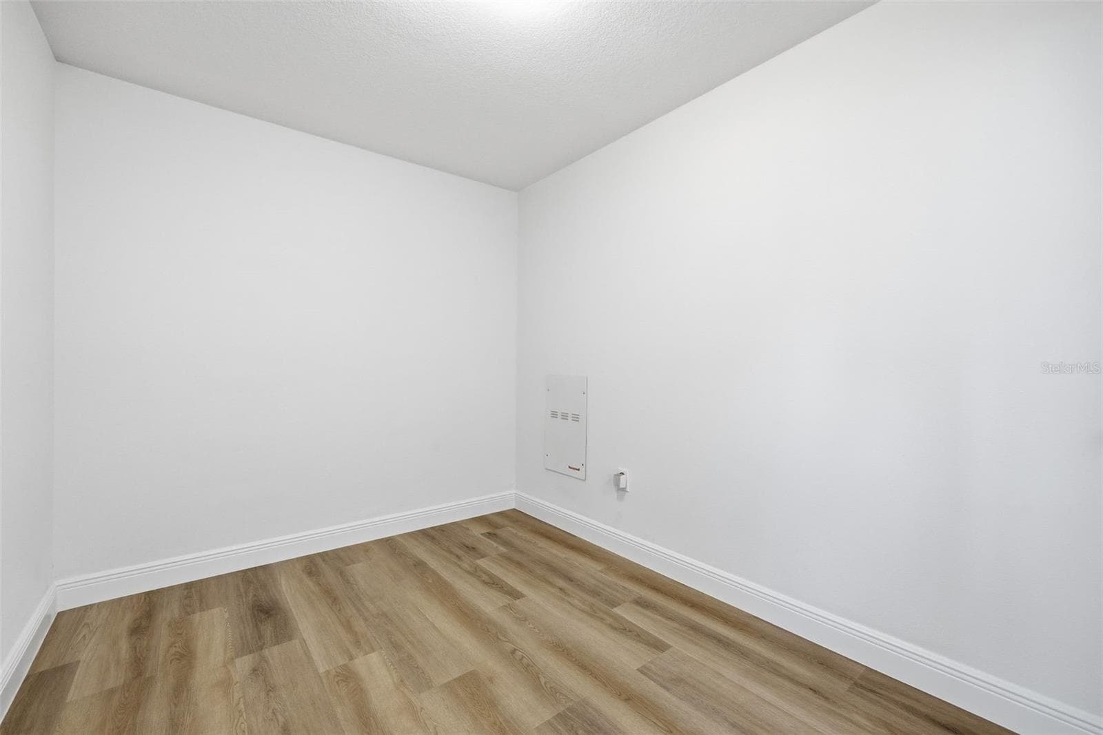Single Family Residence at 4623 JOHN MOORE RD, BRANDON, photo 33 of 46