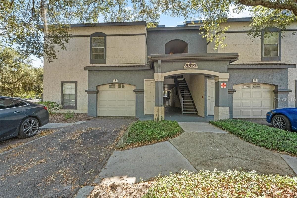 8519 ISLAND BREEZE LN #101