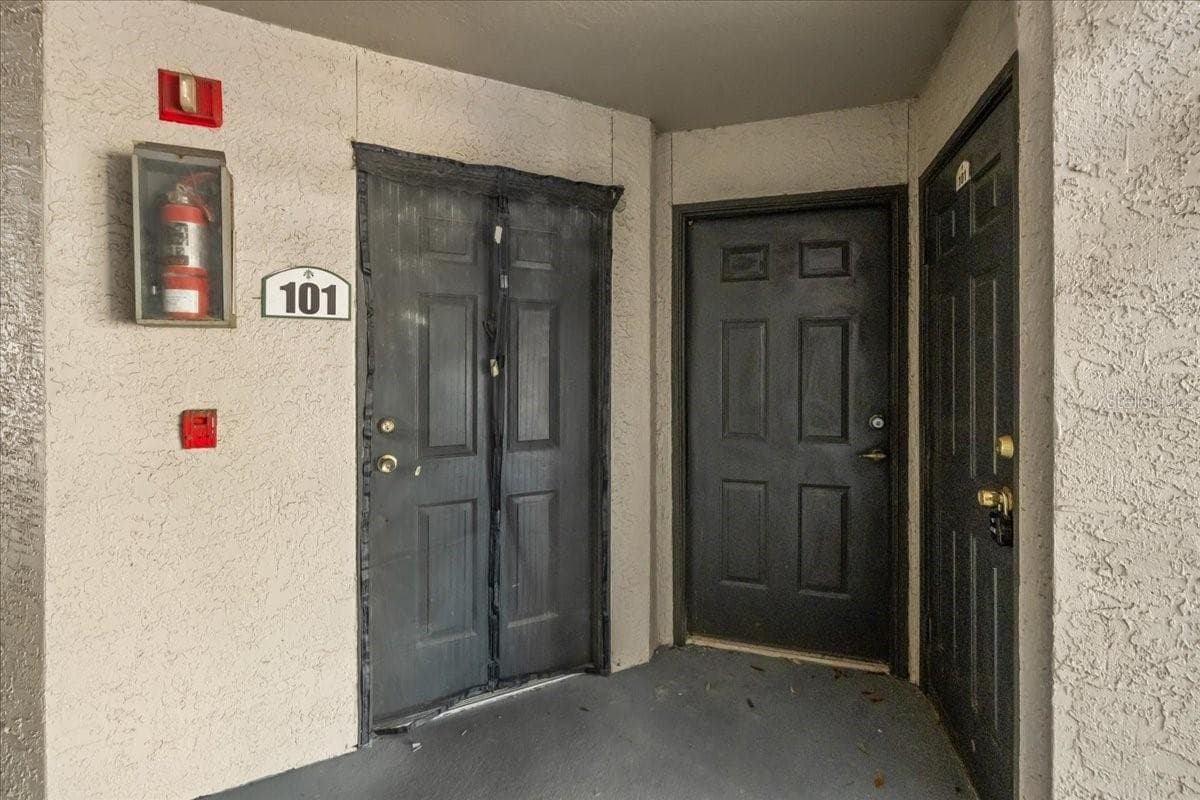 Condo - Hotel at 8519 ISLAND BREEZE LN #101, TEMPLE TERRACE, photo 3 of 10