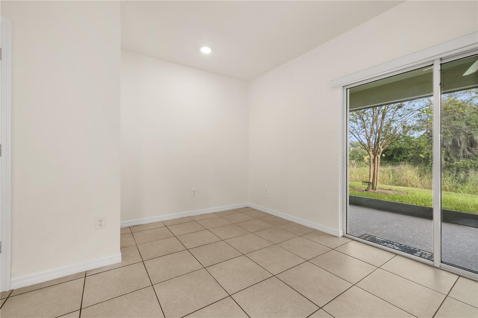 Townhouse at 475 ARBOR LAKES DR, DAVENPORT, photo 17 of 75