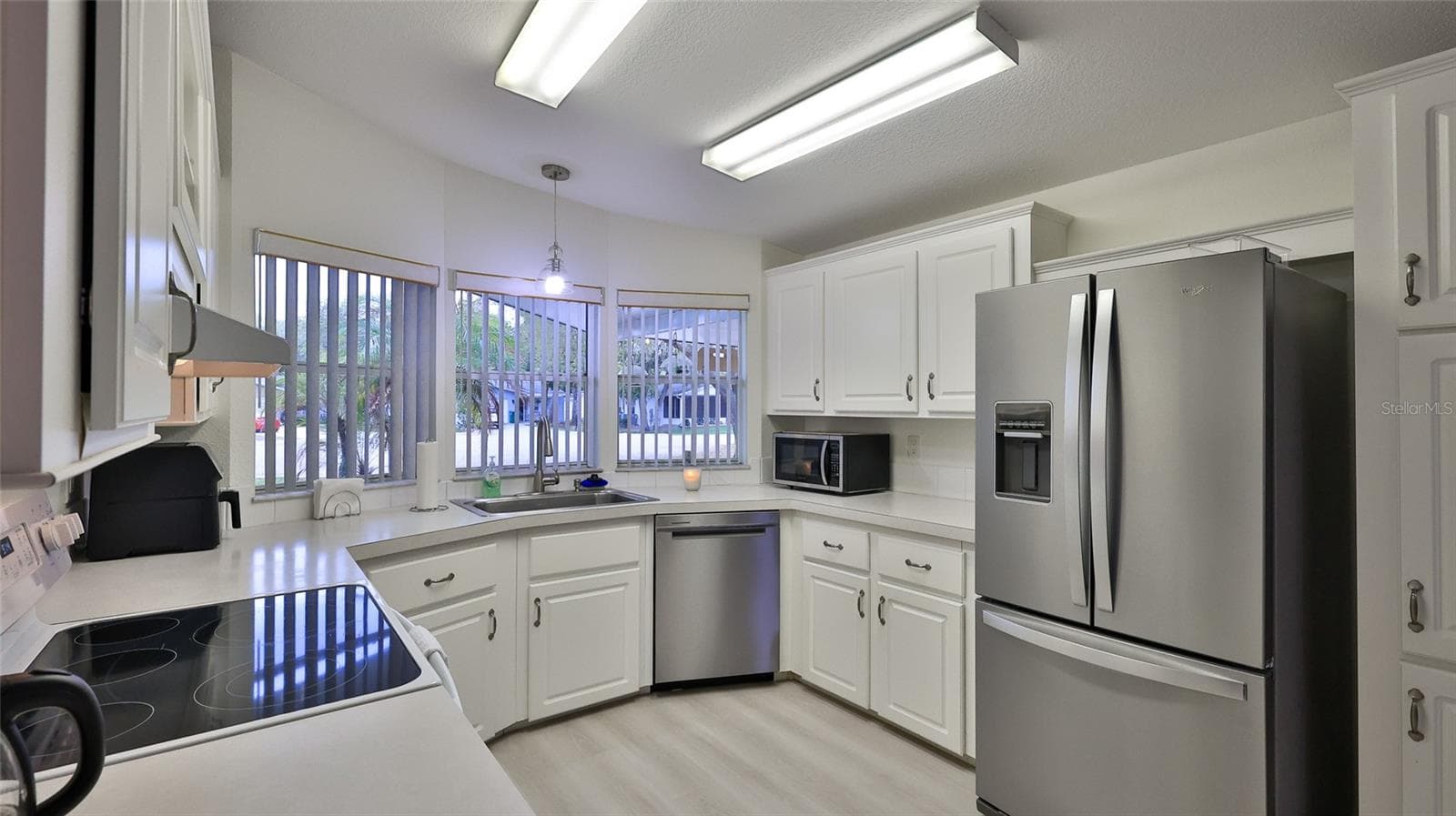 Manufactured Home at 308 OYSTER REEF CT, OAK HILL, photo 8 of 54