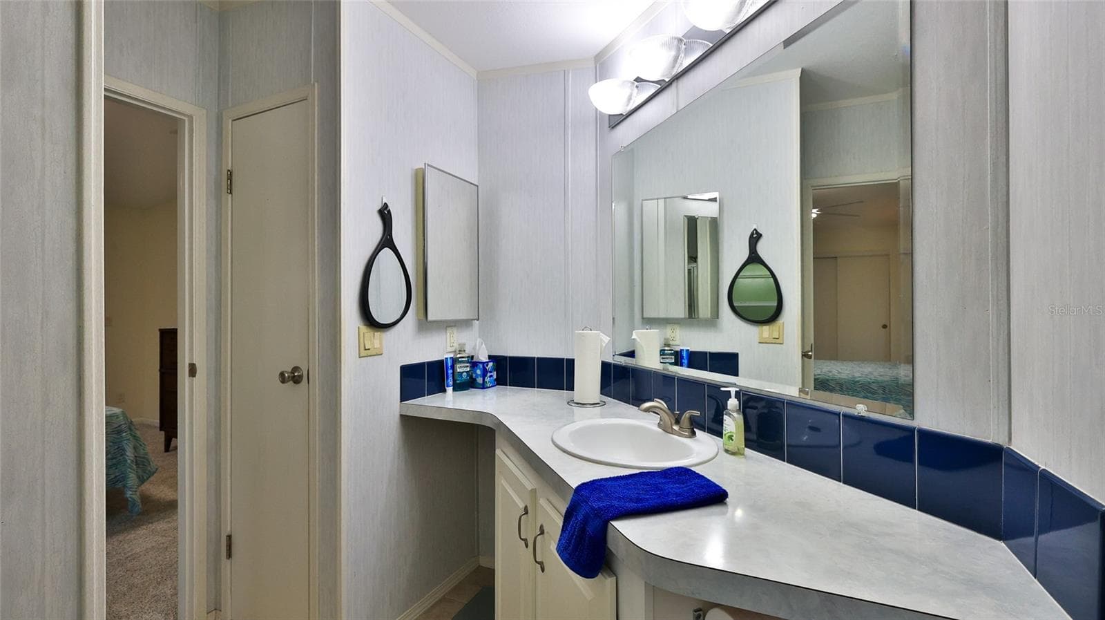 Manufactured Home at 308 OYSTER REEF CT, OAK HILL, photo 12 of 54