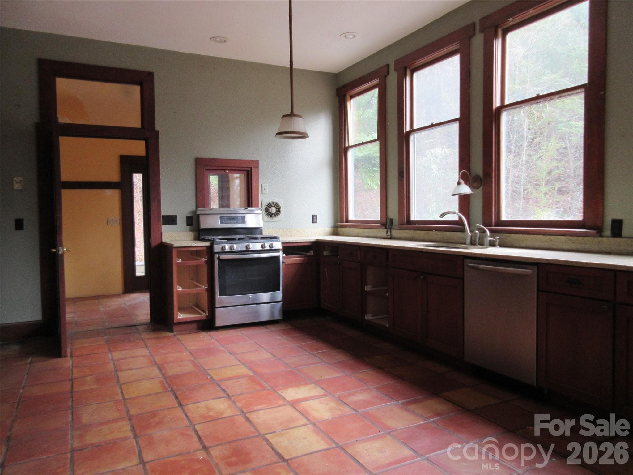 Single Family Residence at 373 Shumont Road, Black Mountain, photo 7 of 21