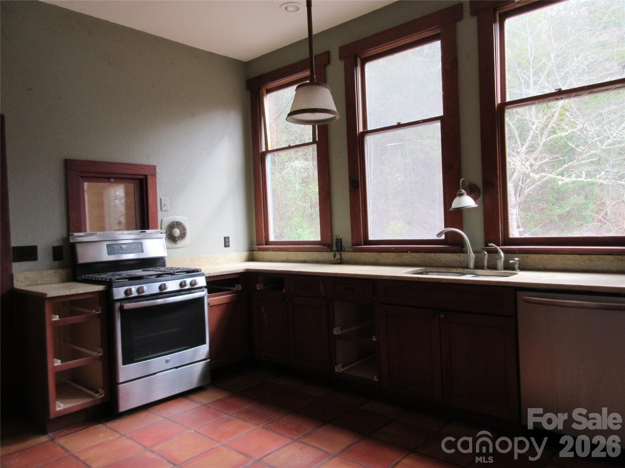 Single Family Residence at 373 Shumont Road, Black Mountain, photo 20 of 21