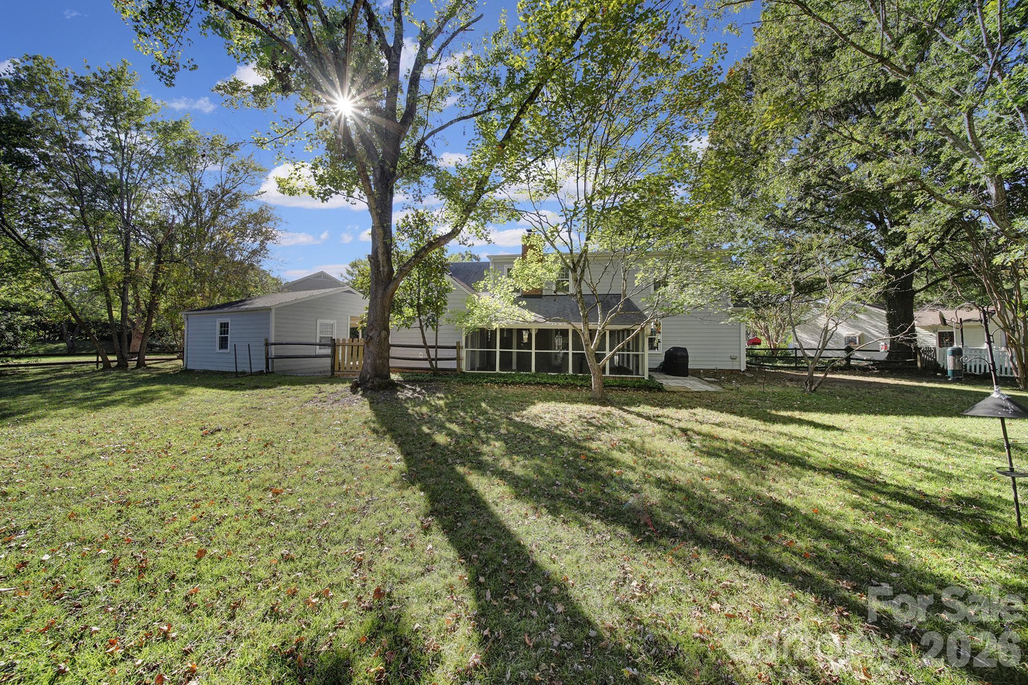 Single Family Residence at 2004 Glouchester Circle, Charlotte, photo 31 of 40
