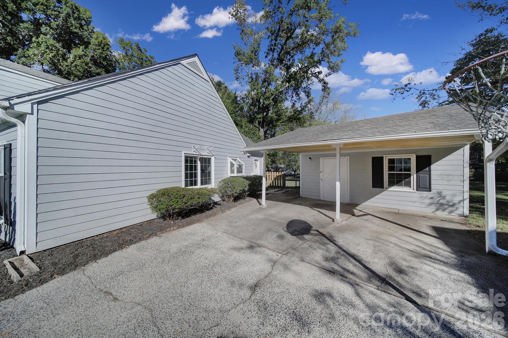 Single Family Residence at 2004 Glouchester Circle, Charlotte, photo 33 of 40