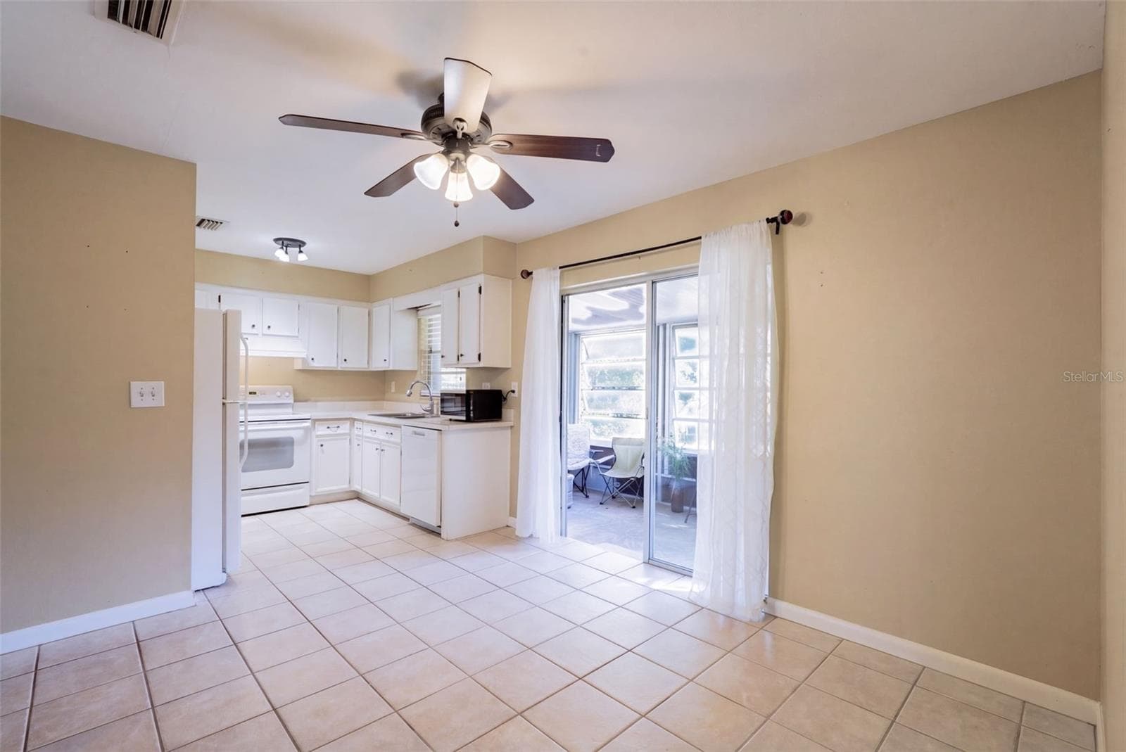 Kitchen - 233 EDGEWOOD DR, CLERMONT