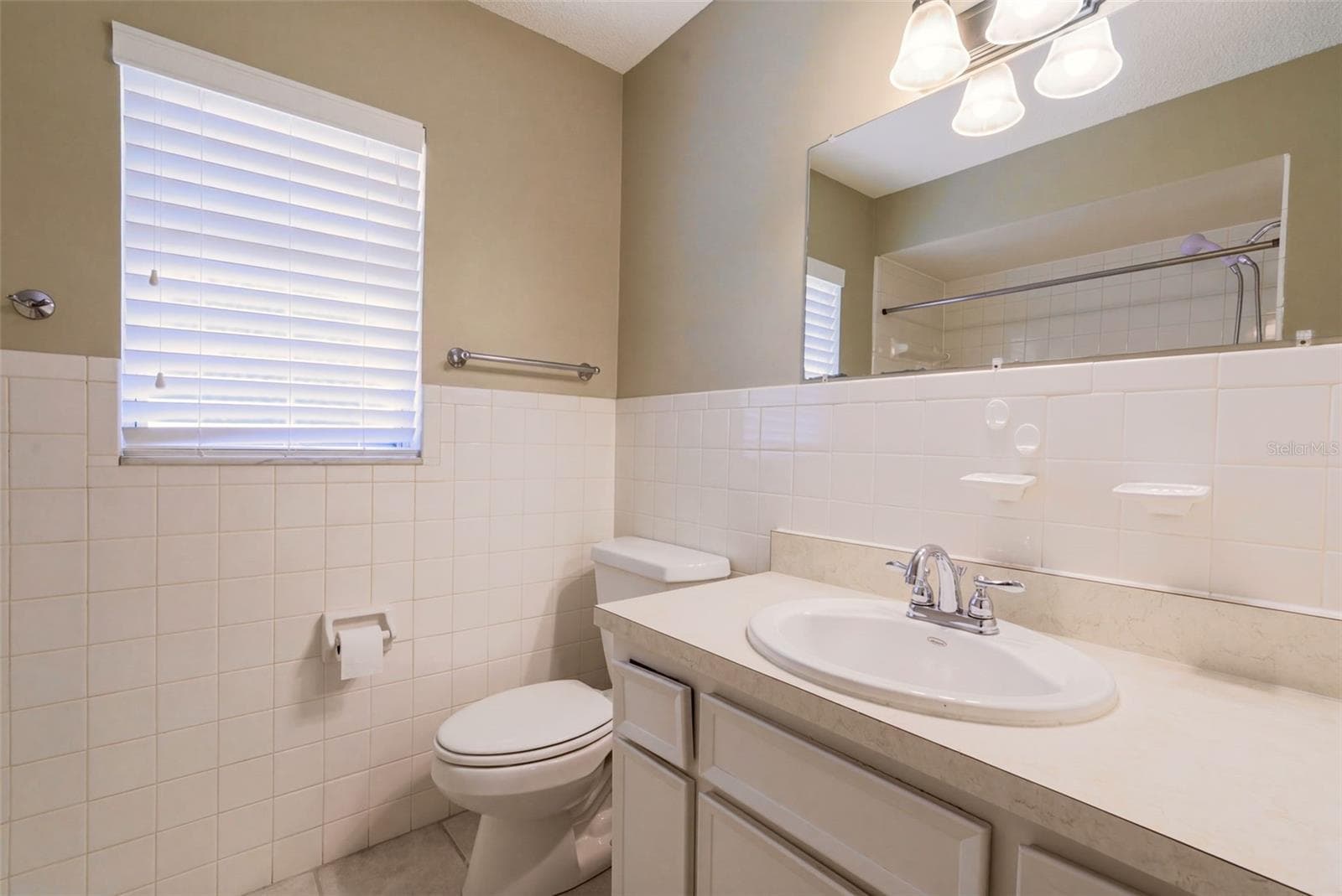 Primary Bath - 233 EDGEWOOD DR, CLERMONT