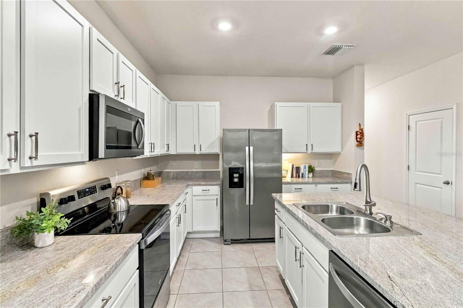 Townhouse at 32903 PEZ LANDING LN, WESLEY CHAPEL, photo 6 of 32