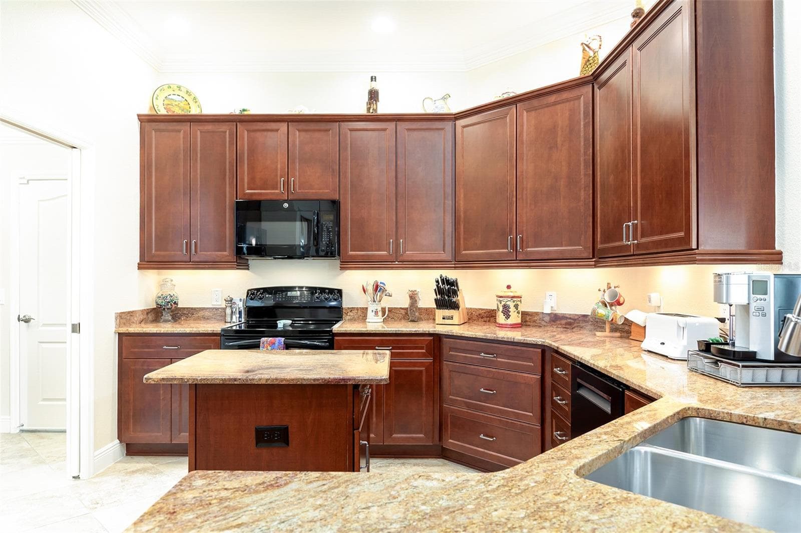 Single Family Residence at 1297 ZOMBAR PL, THE VILLAGES, photo 9 of 36