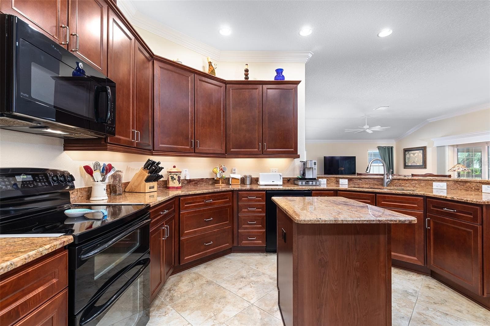 Single Family Residence at 1297 ZOMBAR PL, THE VILLAGES, photo 10 of 36