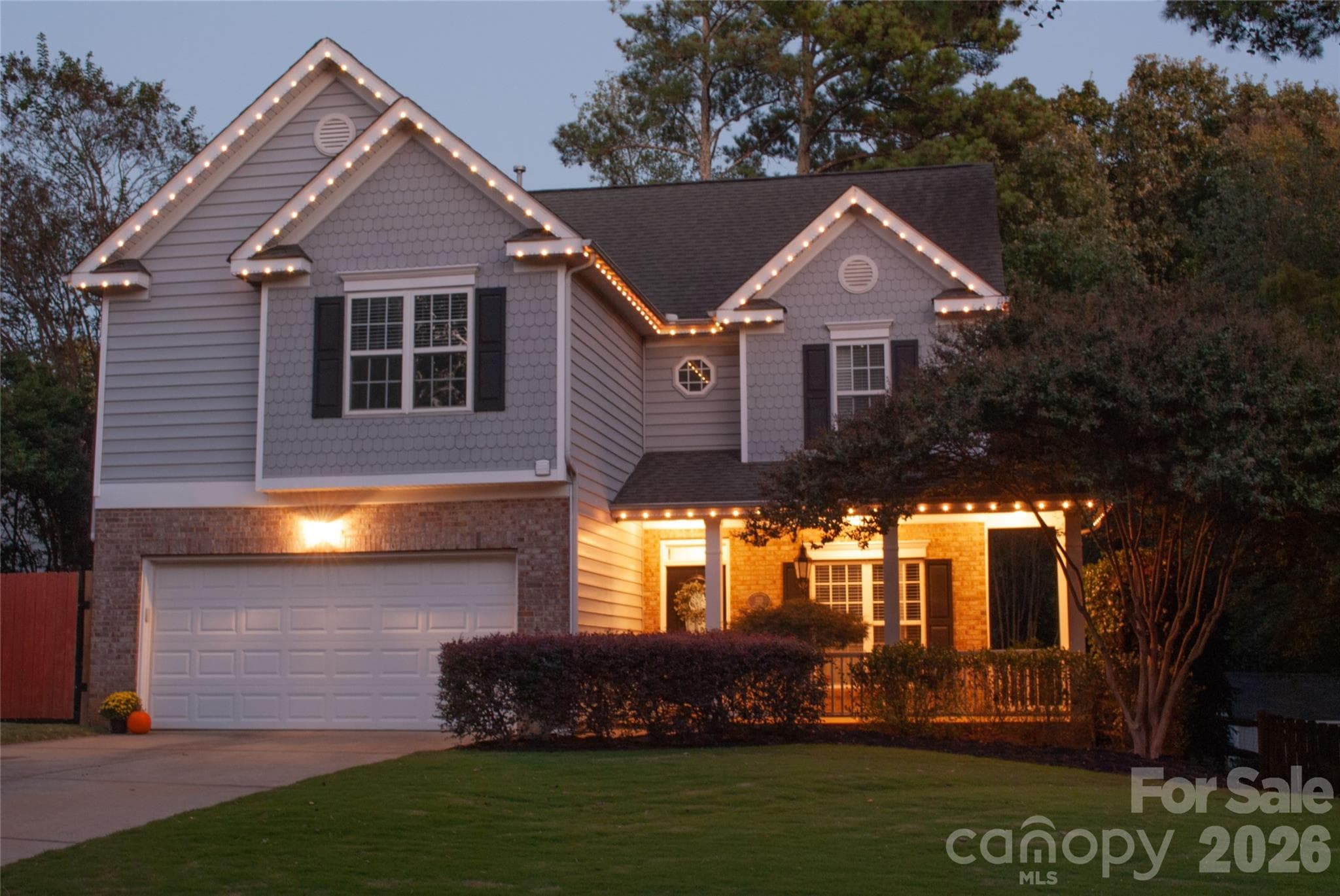 Beautiful holiday lighting! - 4104 Bamborough Drive, Fort Mill