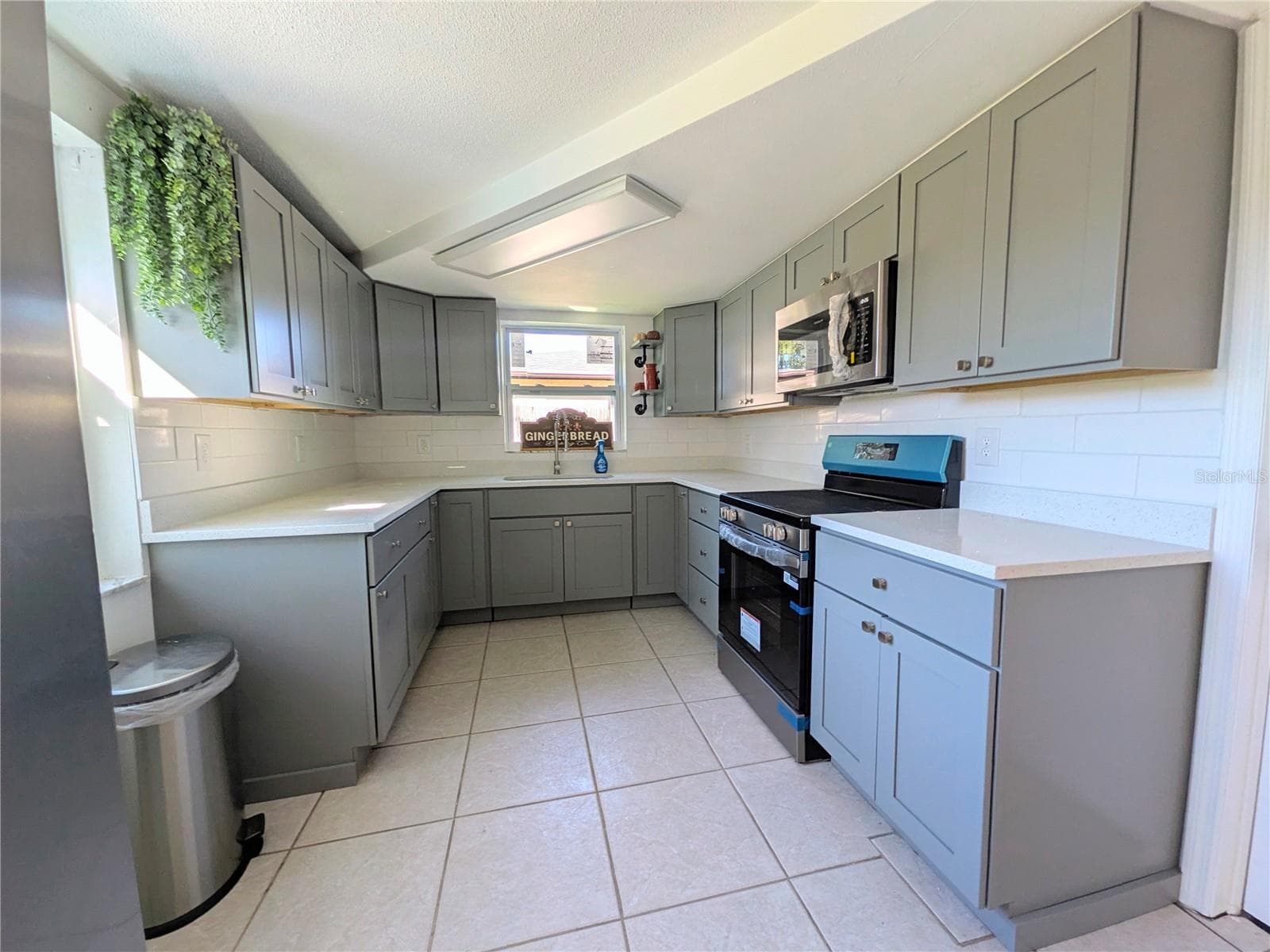 Single Family Residence at 7234 WESTCOTT DR, PORT RICHEY, photo 9 of 24