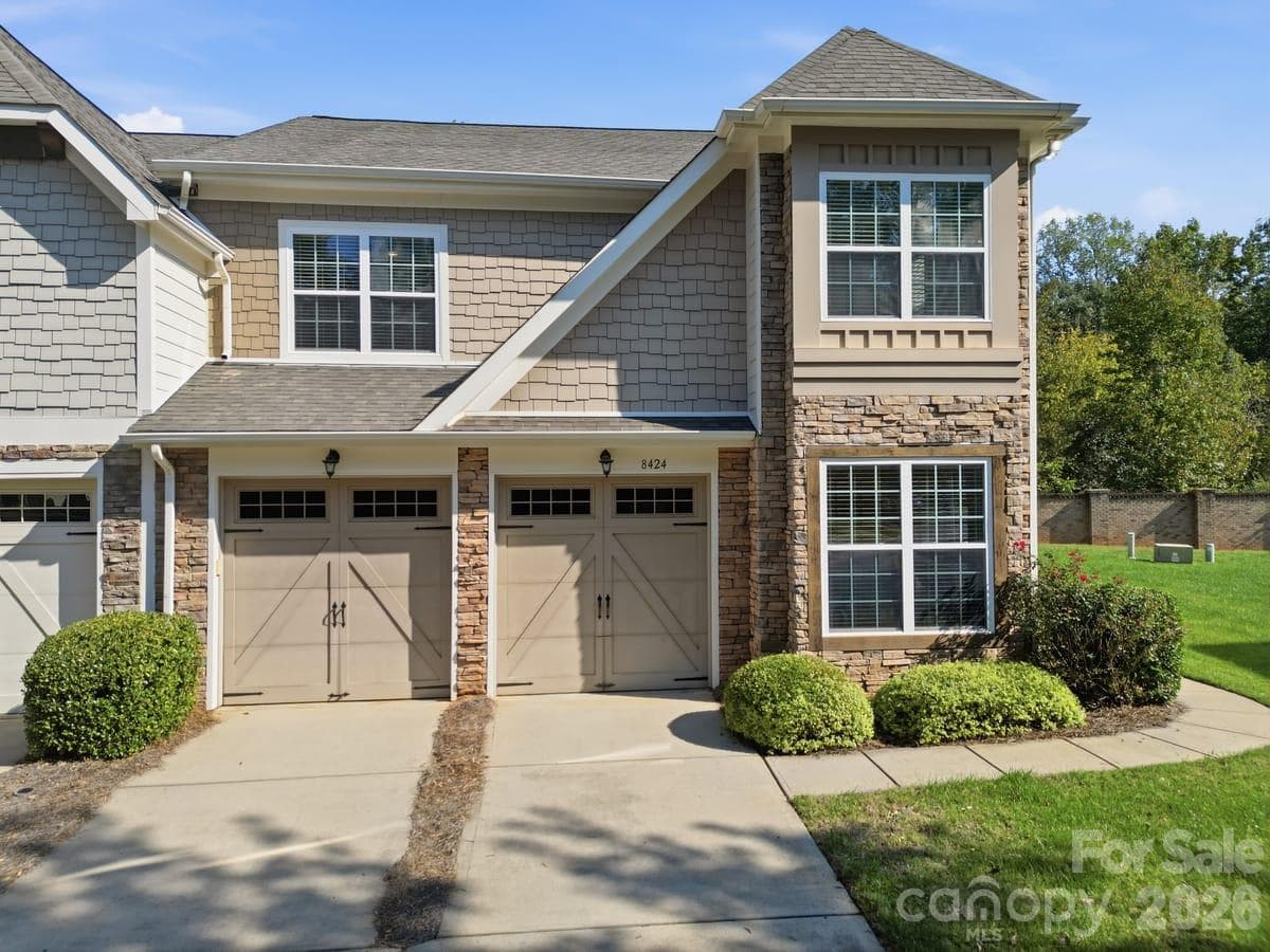 Townhouse at 8424 Loxton Circle, Charlotte, photo 8 of 48