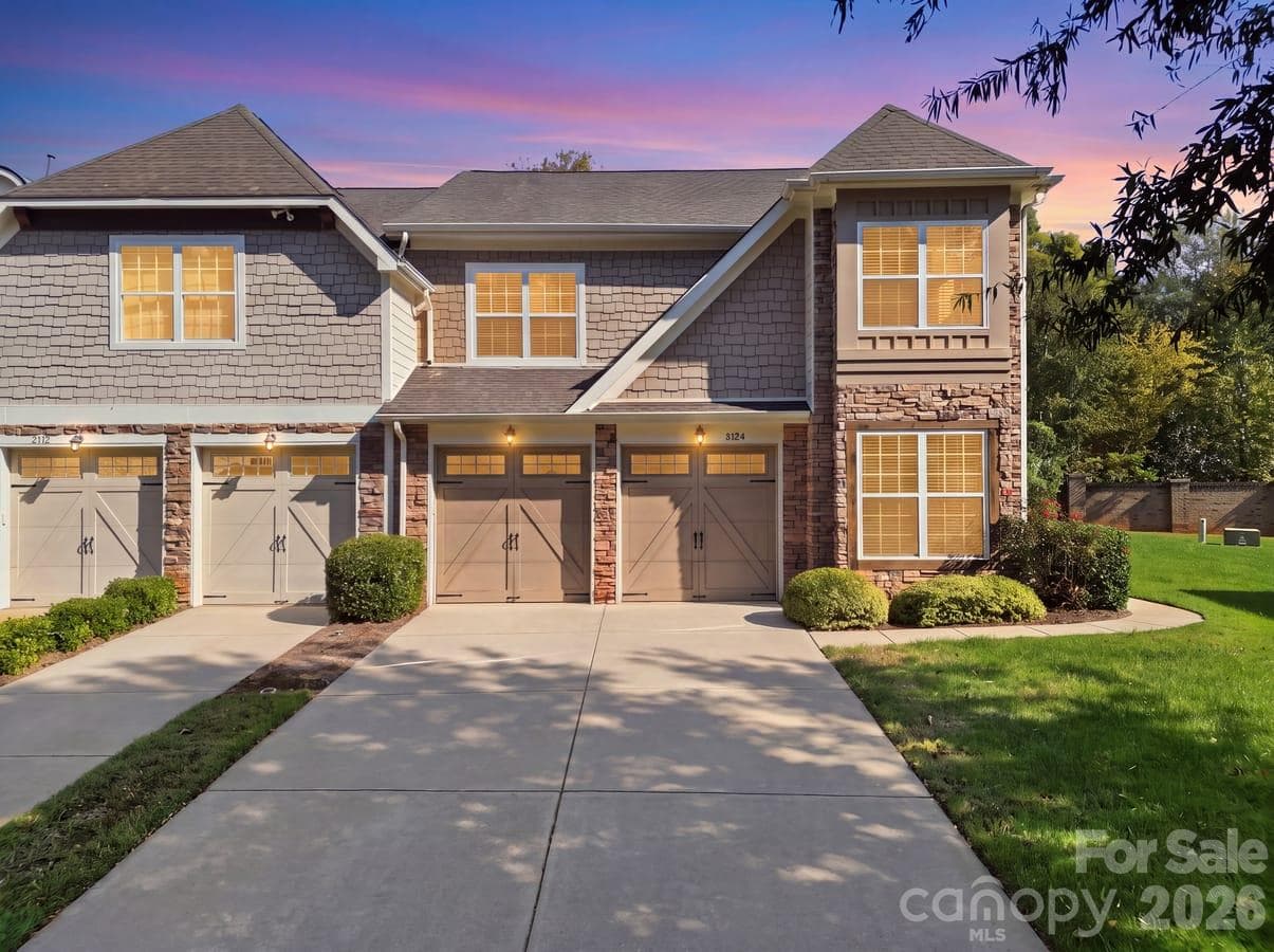 8424 Loxton Circle