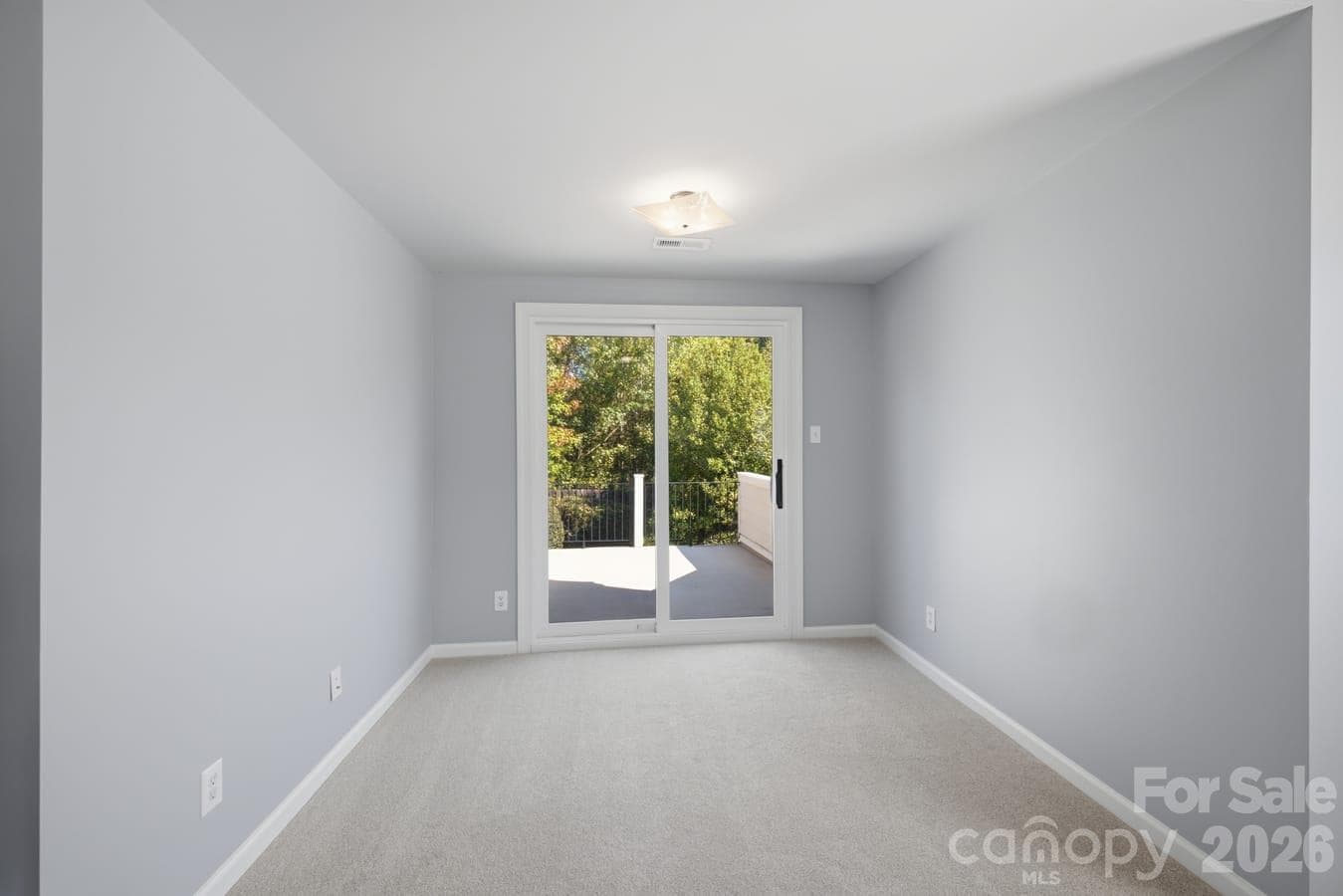 Sitting room off of primary bedroom - 8424 Loxton Circle, Charlotte