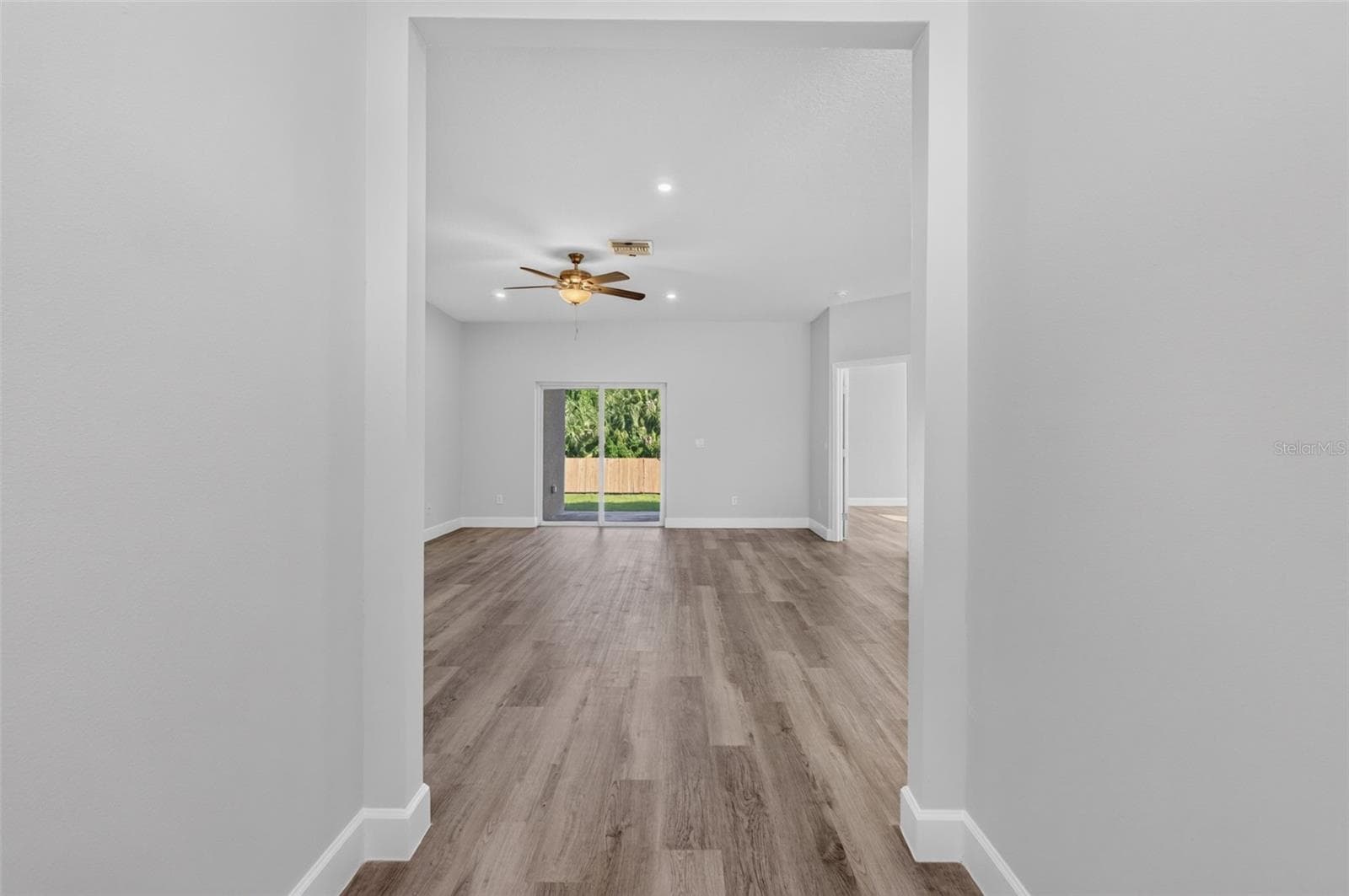 Single Family Residence at 301 MAGNOLIA ST, ALTAMONTE SPRINGS, photo 8 of 92