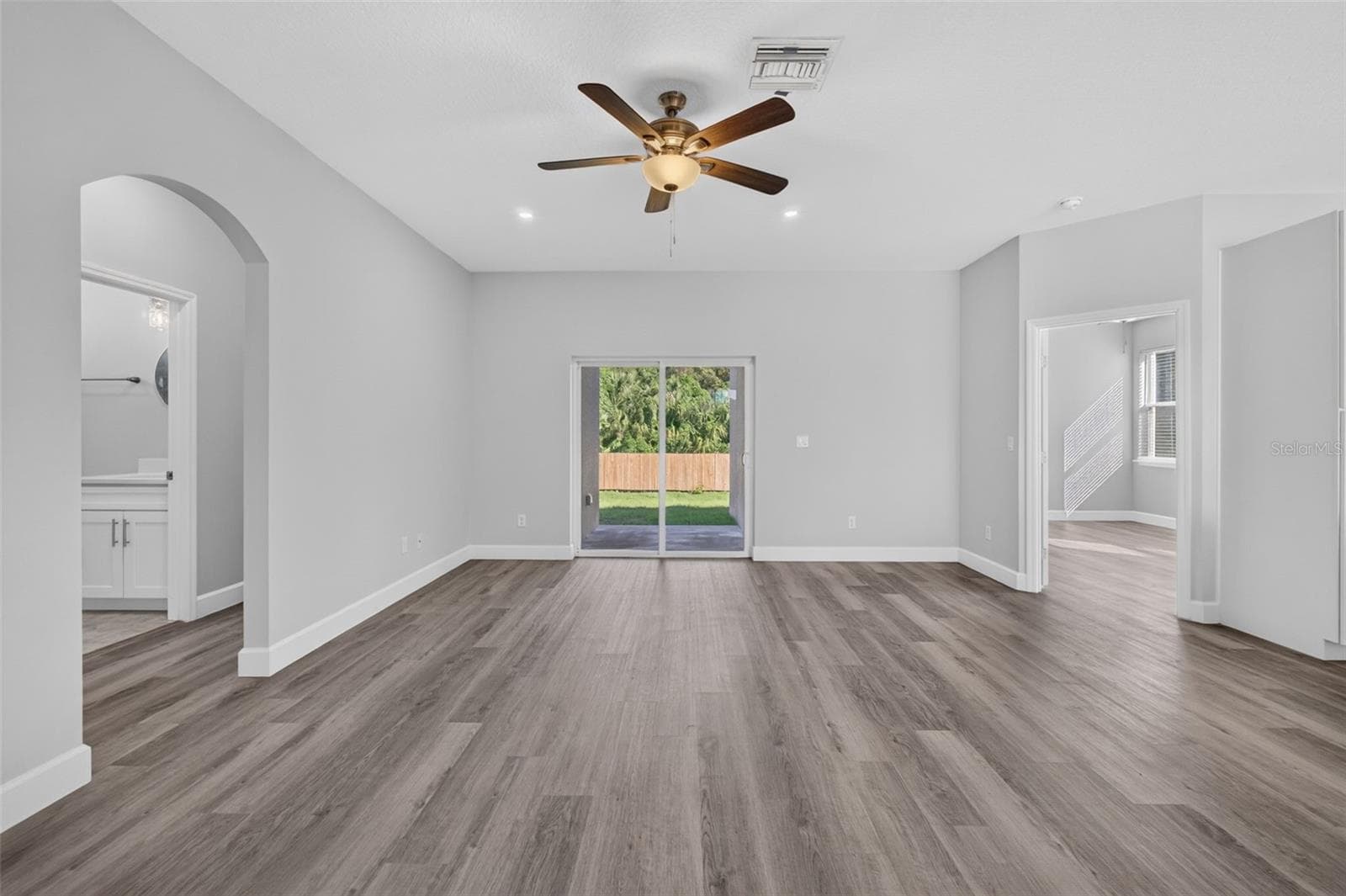 Single Family Residence at 301 MAGNOLIA ST, ALTAMONTE SPRINGS, photo 9 of 92
