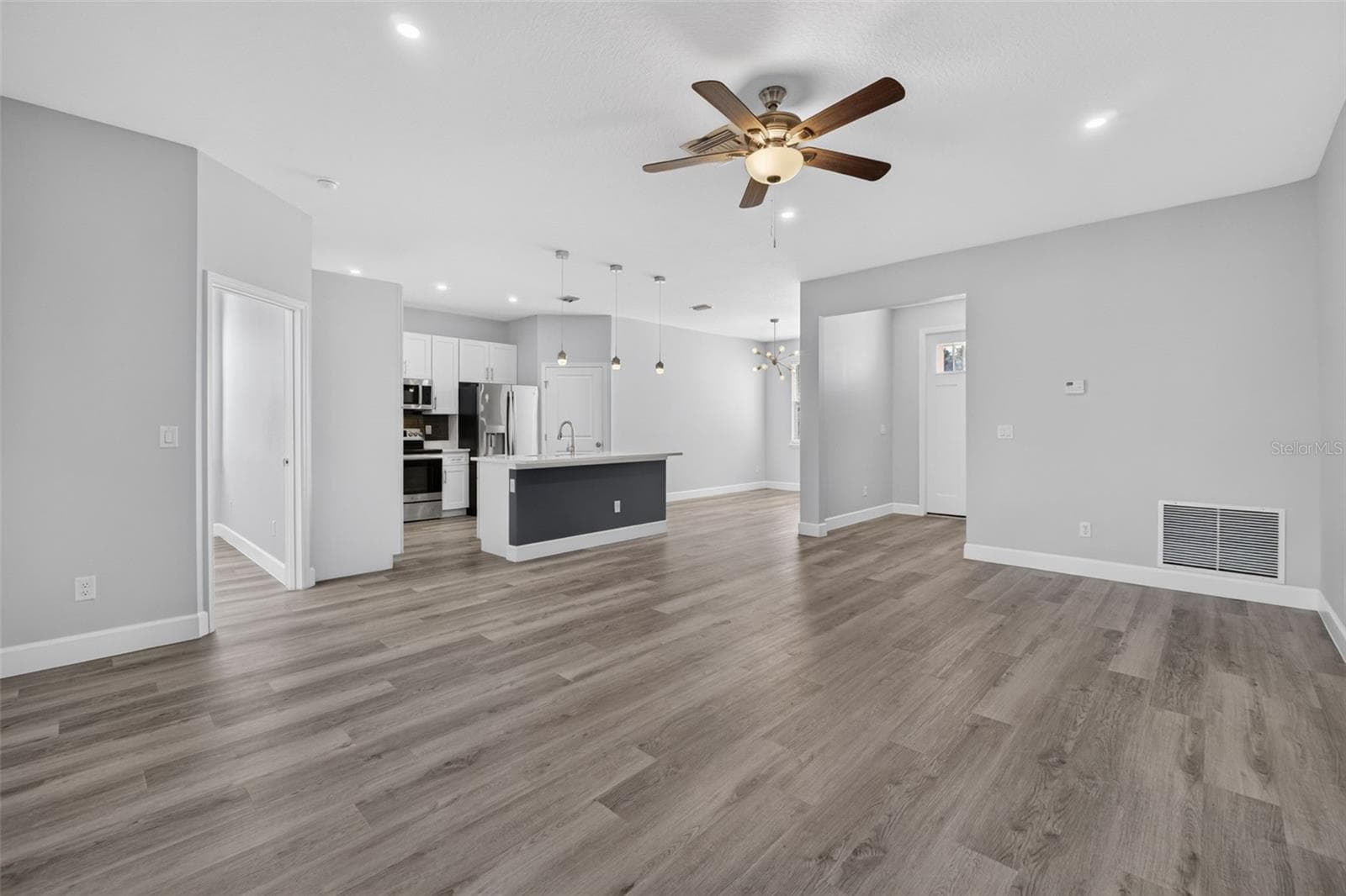 Single Family Residence at 301 MAGNOLIA ST, ALTAMONTE SPRINGS, photo 12 of 92
