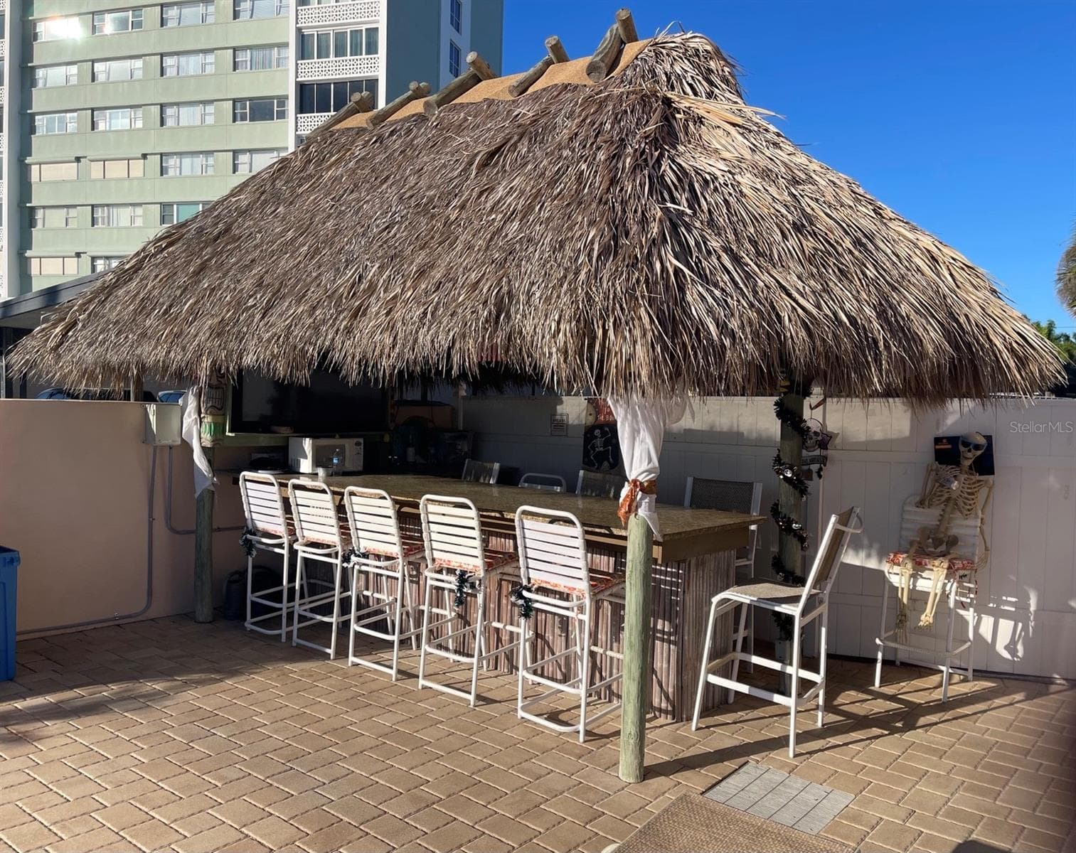 Active Tiki bar year round - 51 ISLAND WAY #1109, CLEARWATER
