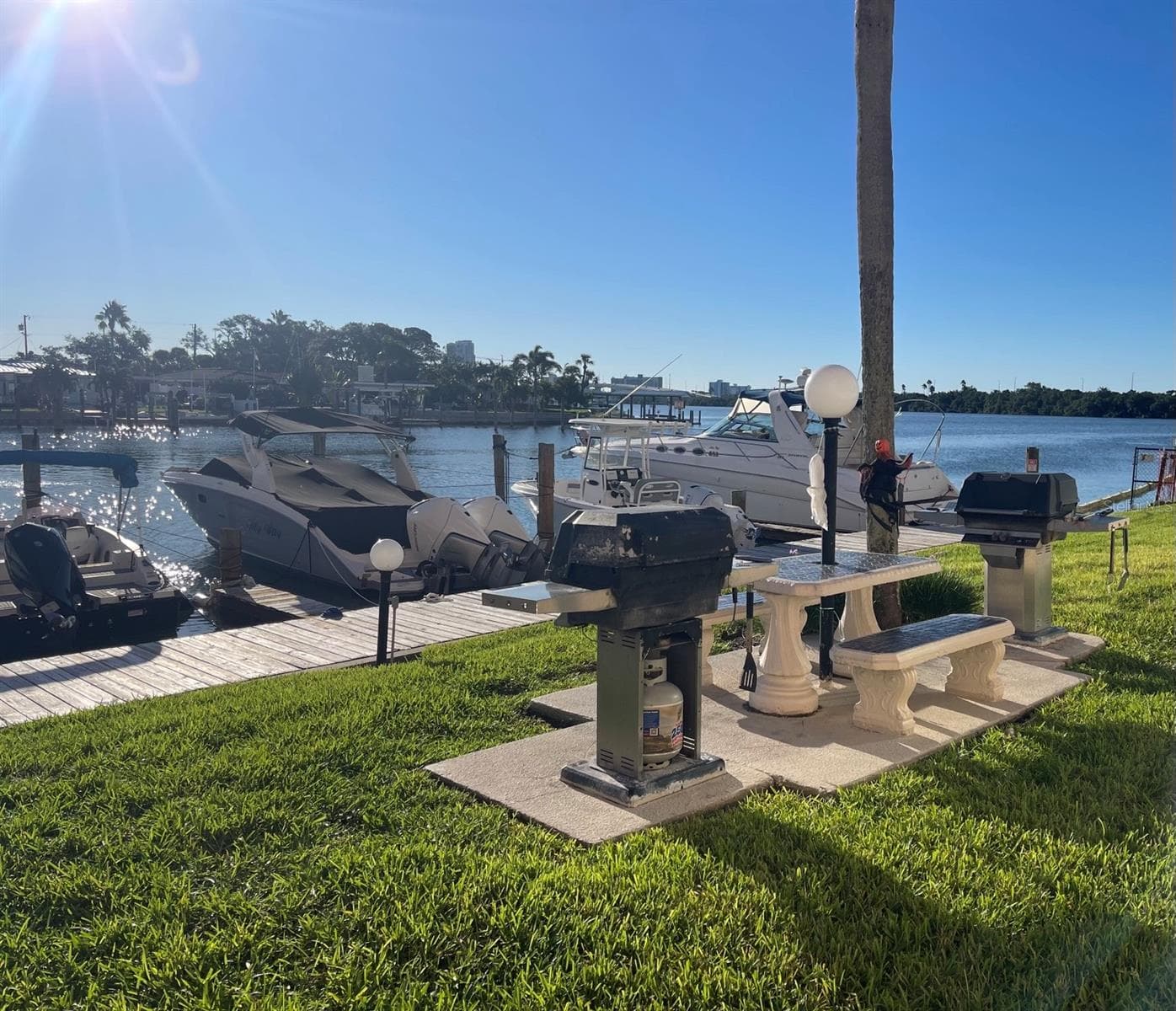 two outdoor propane grills - 51 ISLAND WAY #1109, CLEARWATER