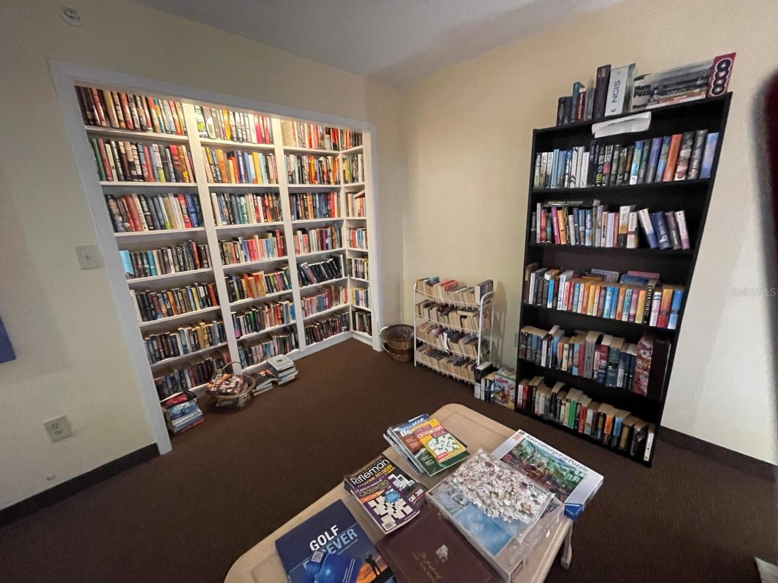 Recreation room library - 51 ISLAND WAY #1109, CLEARWATER