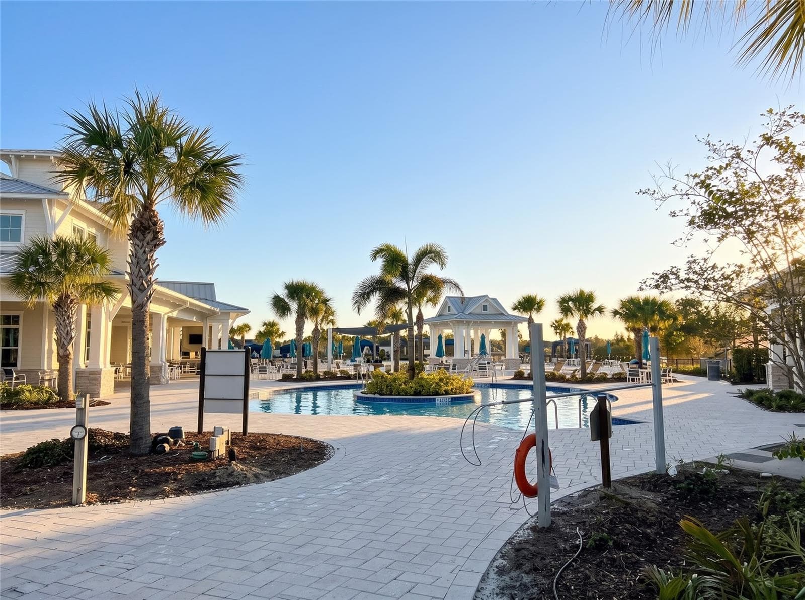 Gorgeous Pool Retreat - 19420 SHIP WHEEL WAY, LAND O LAKES
