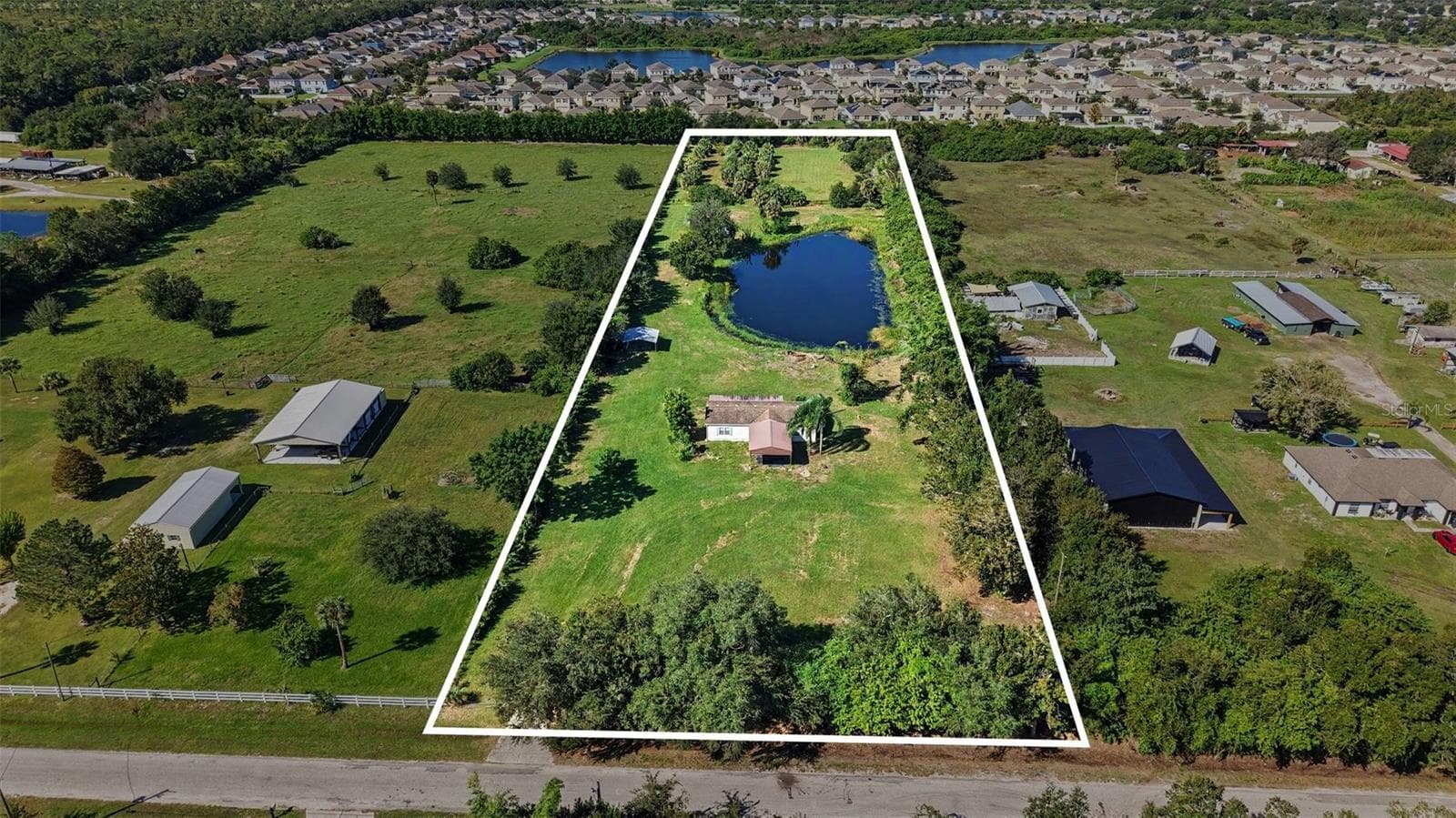 Manufactured Home at 12015 MESSLER RD, GIBSONTON, photo 3 of 37