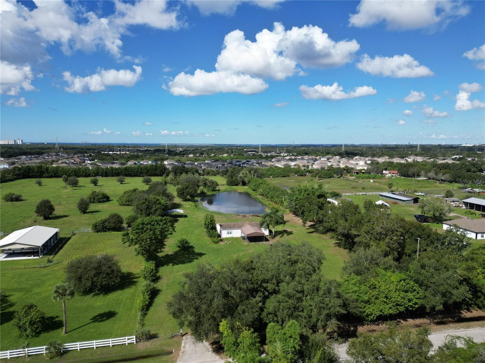 Manufactured Home at 12015 MESSLER RD, GIBSONTON, photo 35 of 37