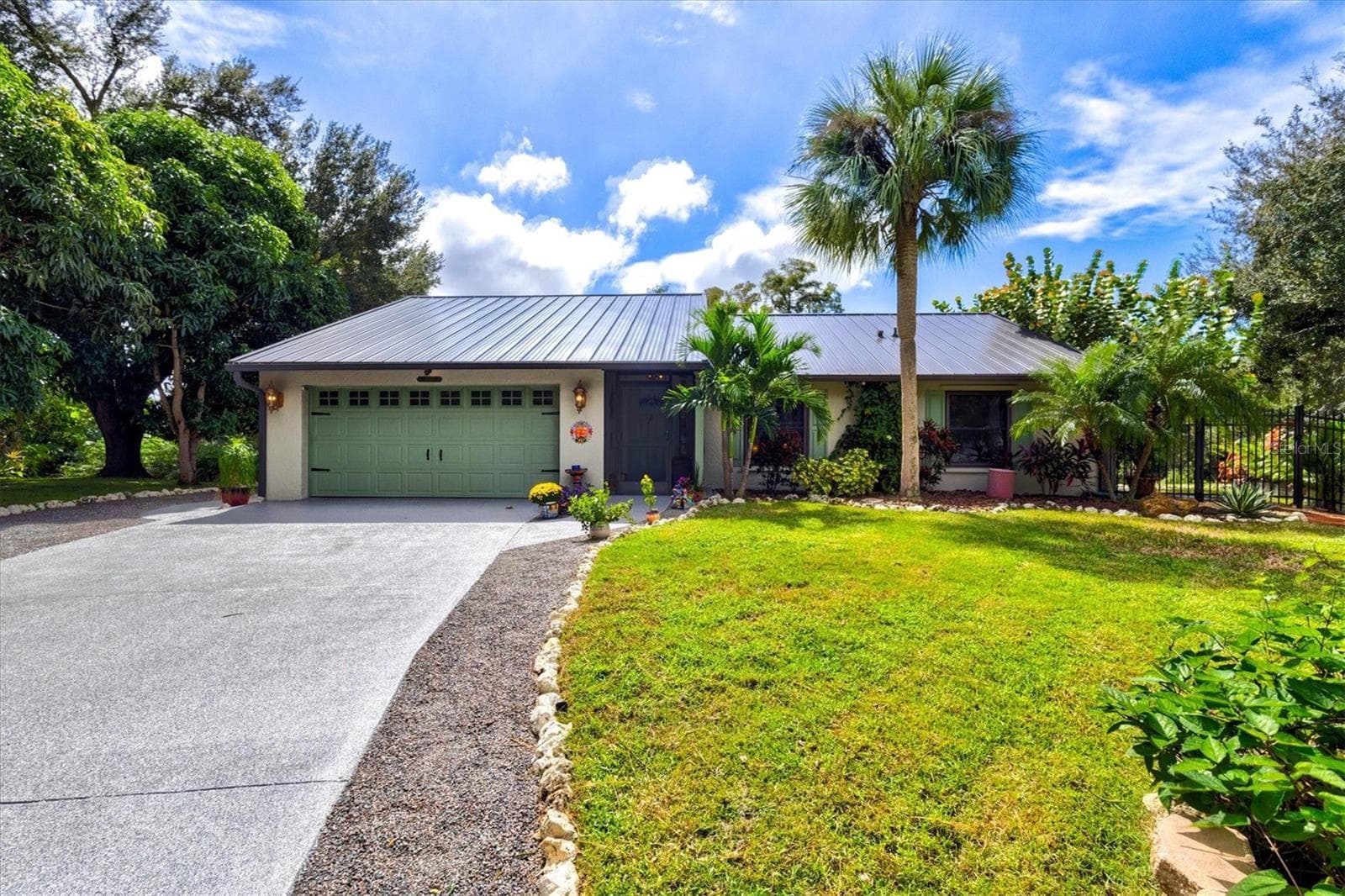 Single Family Residence at 4250 KING RICHARD LN, SARASOTA, photo 6 of 98