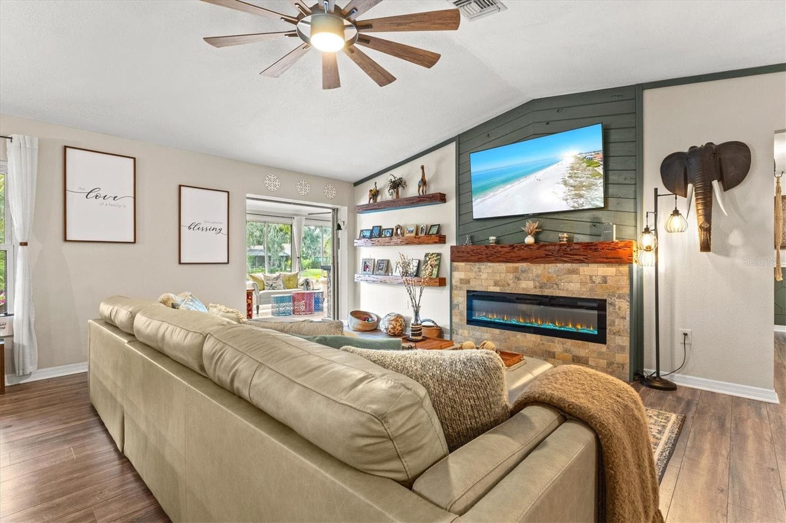 Single Family Residence at 4250 KING RICHARD LN, SARASOTA, photo 16 of 98