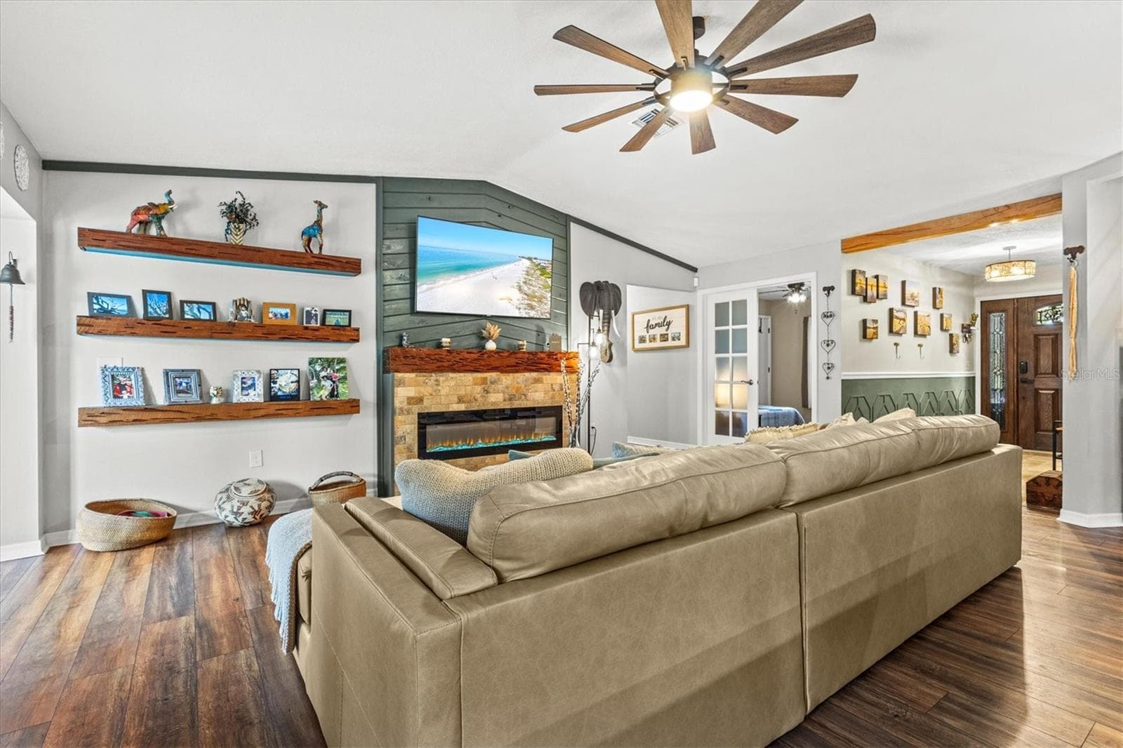 Single Family Residence at 4250 KING RICHARD LN, SARASOTA, photo 19 of 98