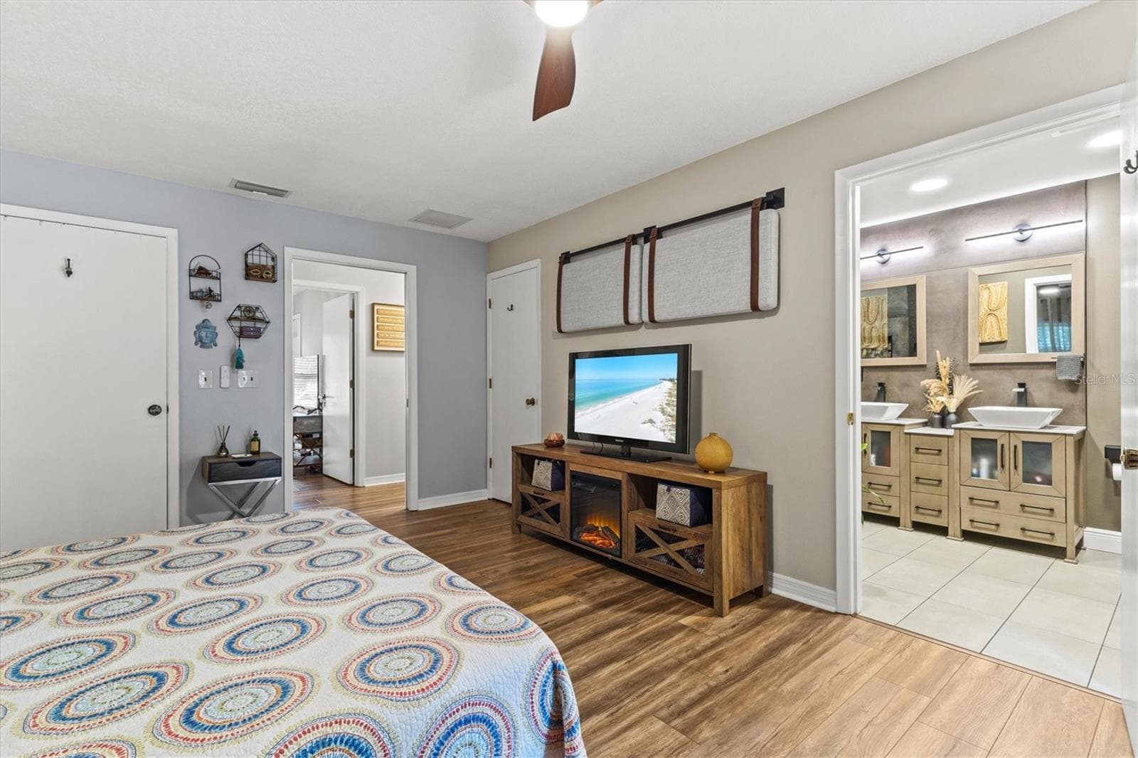 Single Family Residence at 4250 KING RICHARD LN, SARASOTA, photo 33 of 98