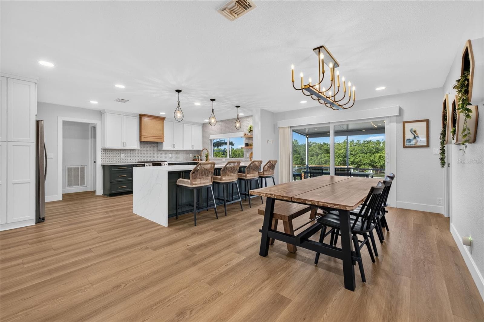 Single Family Residence at 4606 BAY CREST DR, TAMPA, photo 5 of 57
