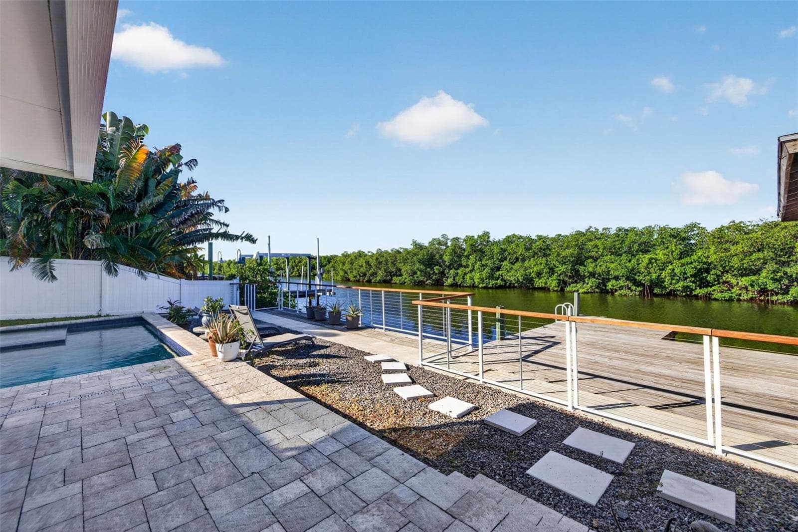 Single Family Residence at 4606 BAY CREST DR, TAMPA, photo 46 of 57