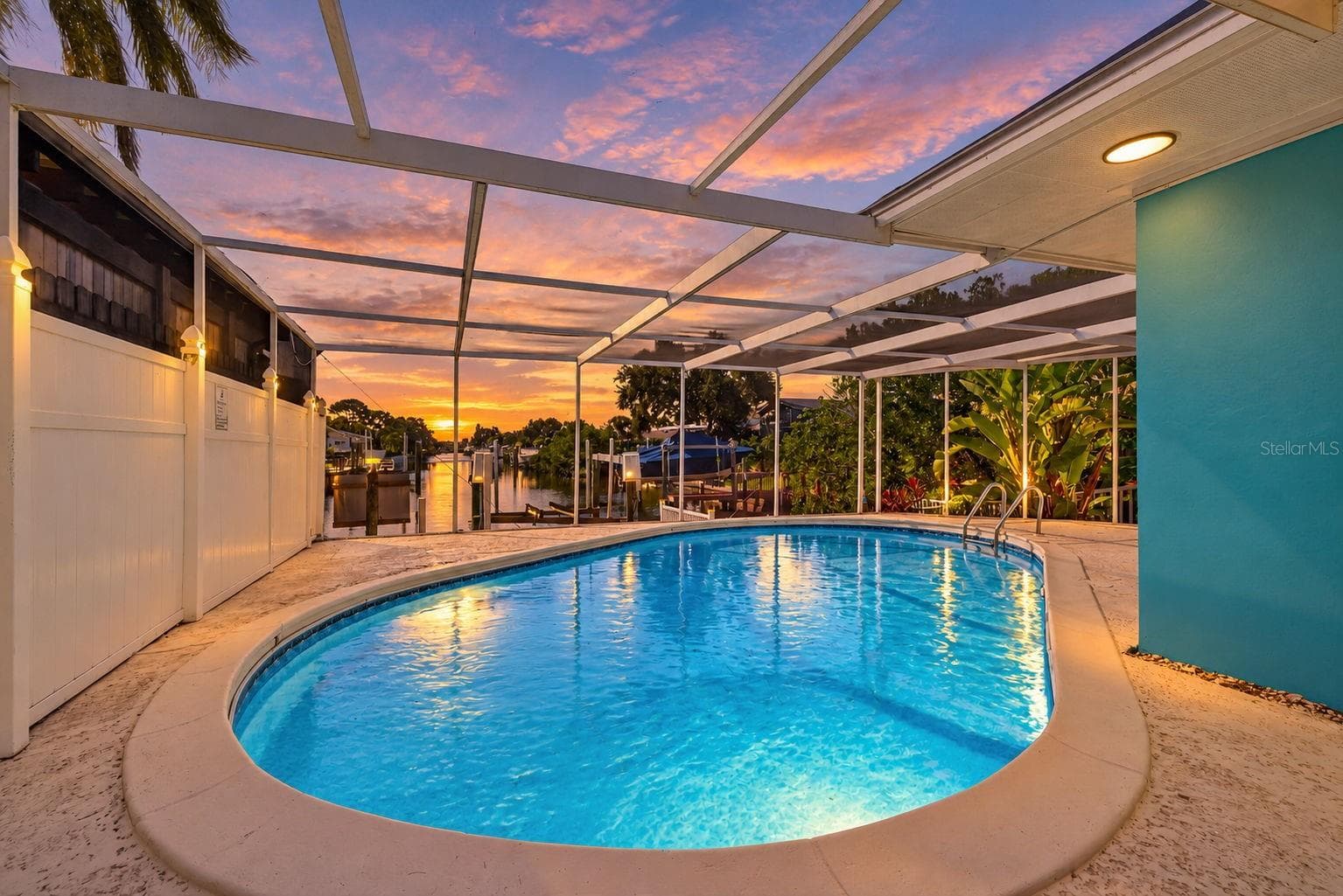 Single Family Residence at 4643 BAY CREST DR, TAMPA, photo 3 of 49