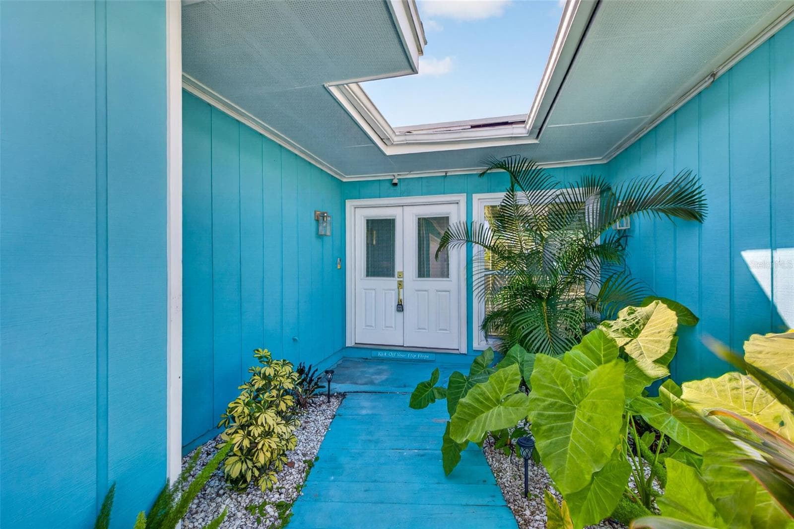 Single Family Residence at 4643 BAY CREST DR, TAMPA, photo 5 of 49