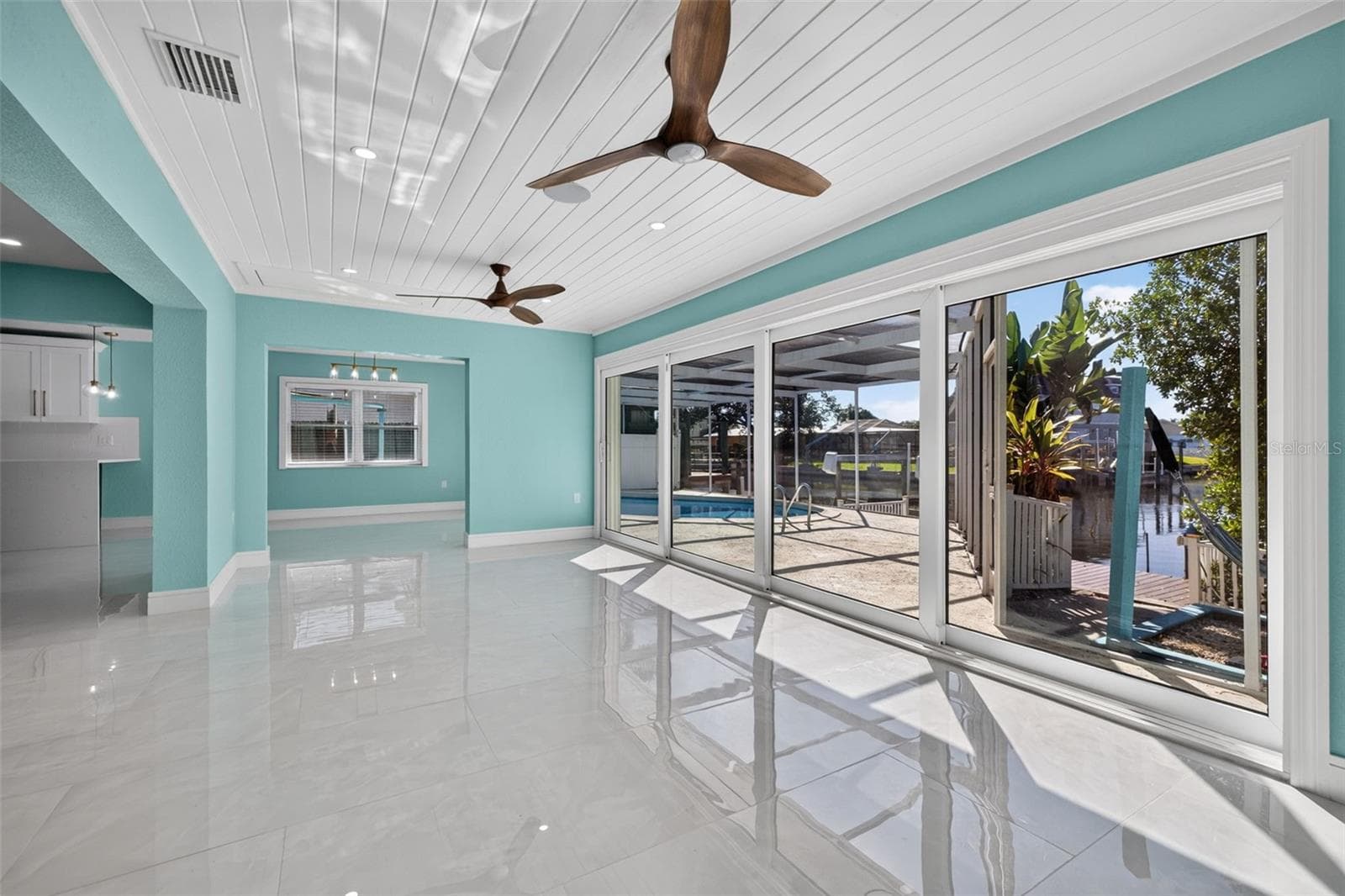 Single Family Residence at 4643 BAY CREST DR, TAMPA, photo 9 of 49