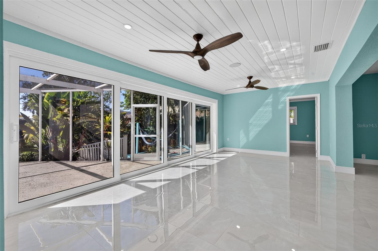 Single Family Residence at 4643 BAY CREST DR, TAMPA, photo 10 of 49